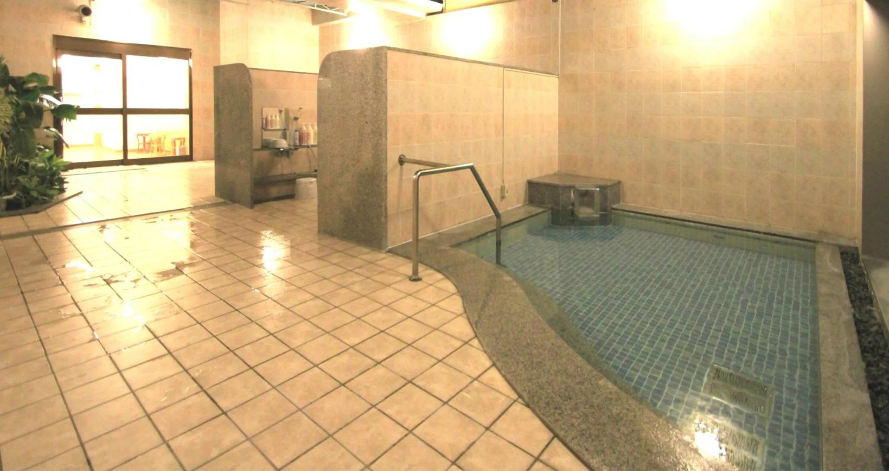 Swimming pool in Hotel Route-Inn Nago