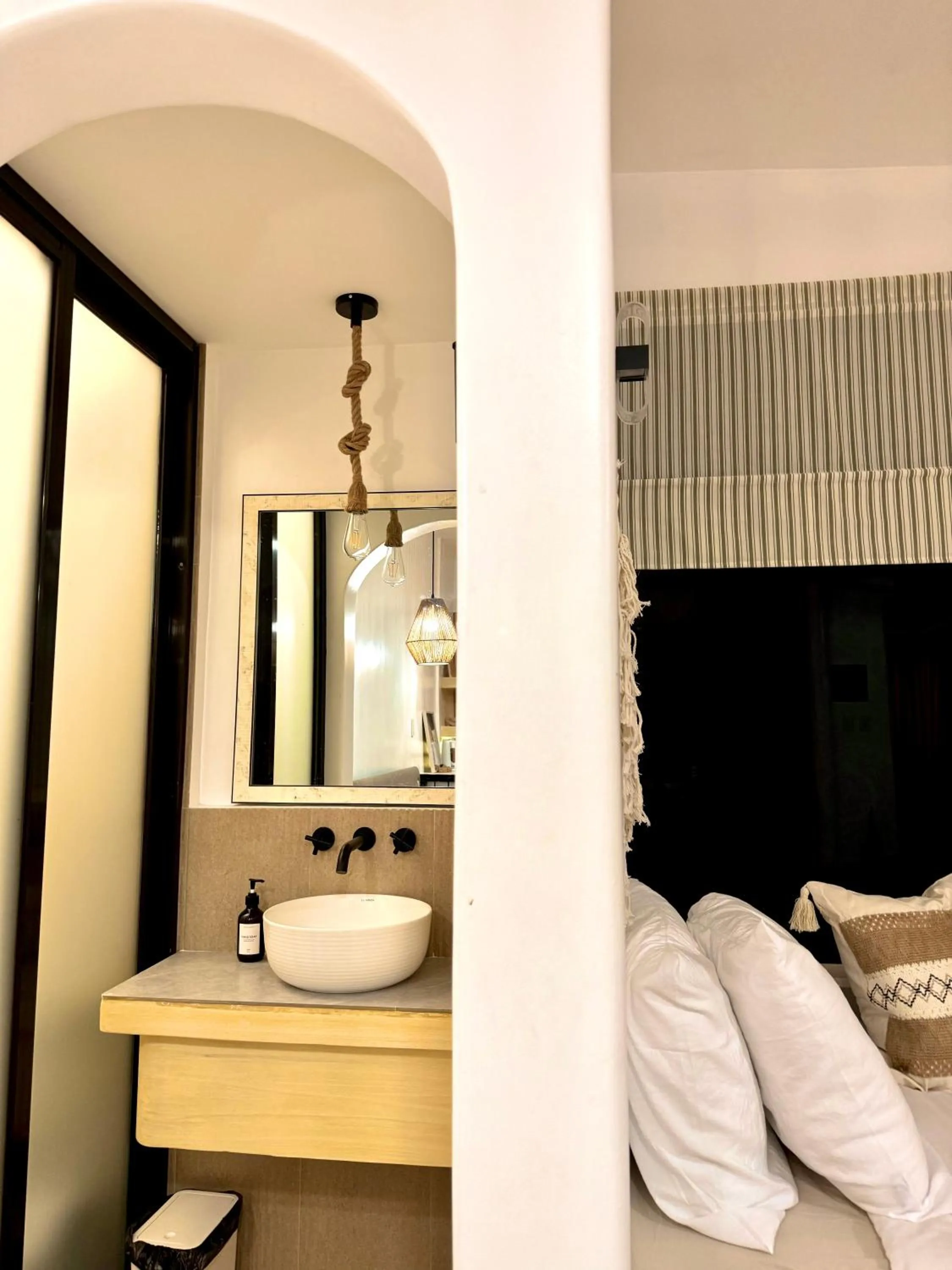 Bed in Monkey Business Siquijor