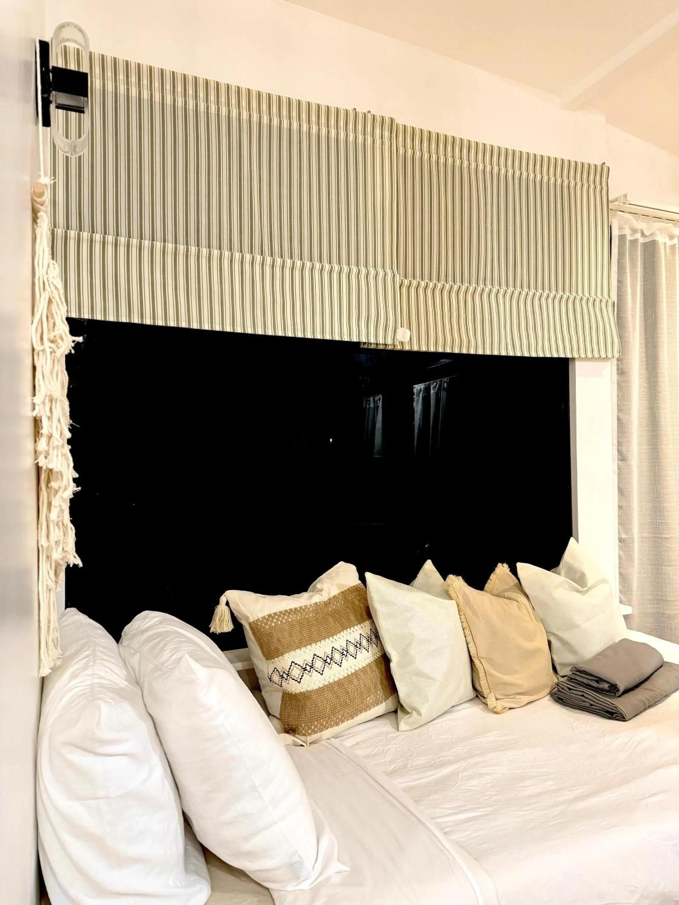 Seating area, Bed in Monkey Business Siquijor