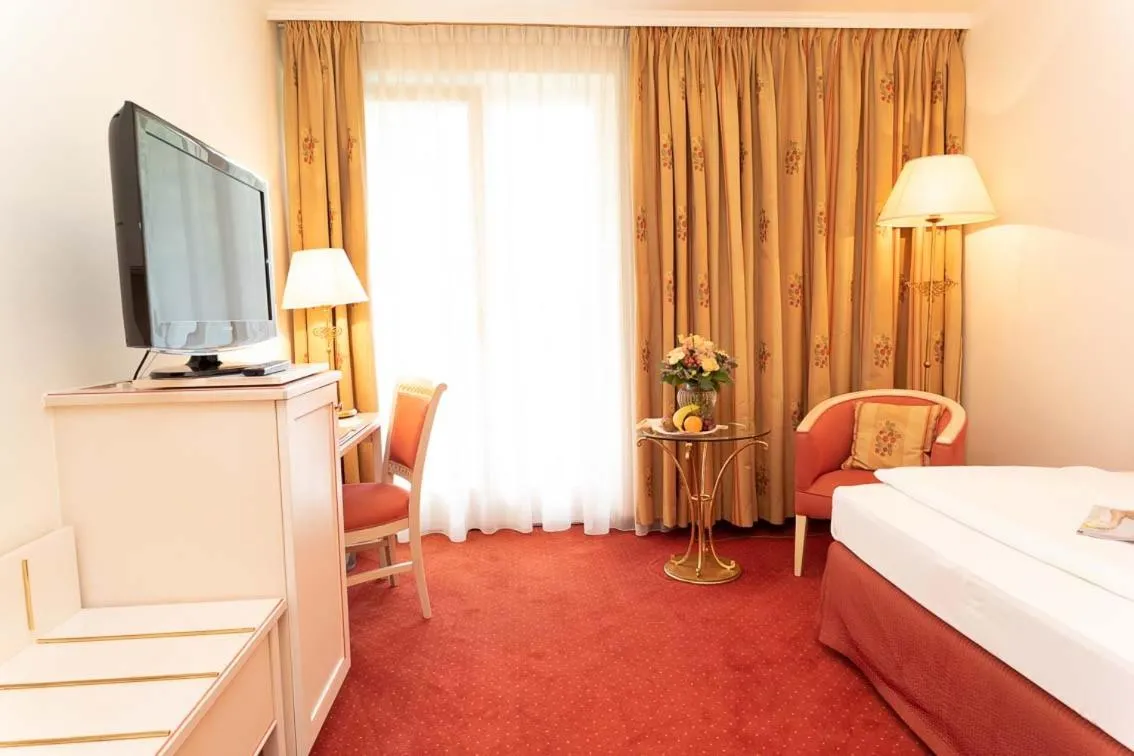 Deluxe Single Room with Balcony in Hotel im Park