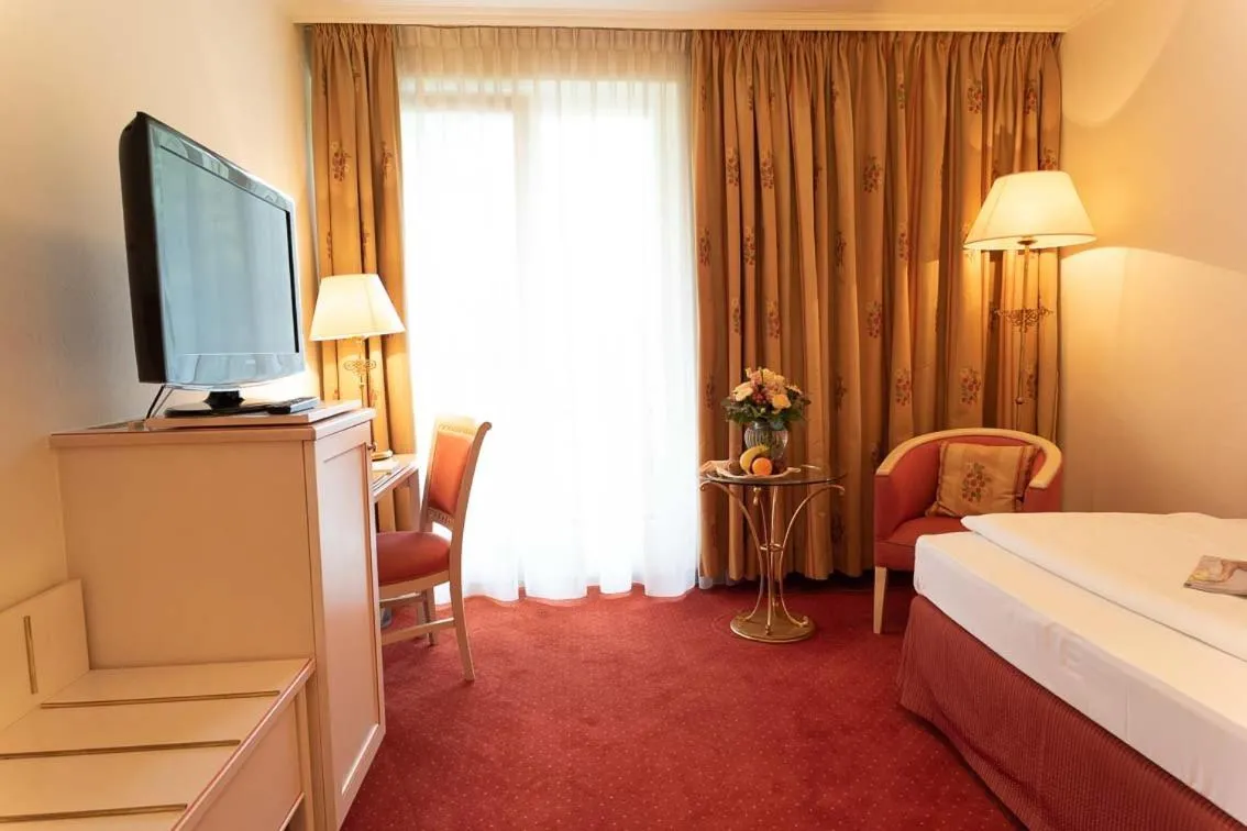 Queen Room with Balcony in Hotel im Park