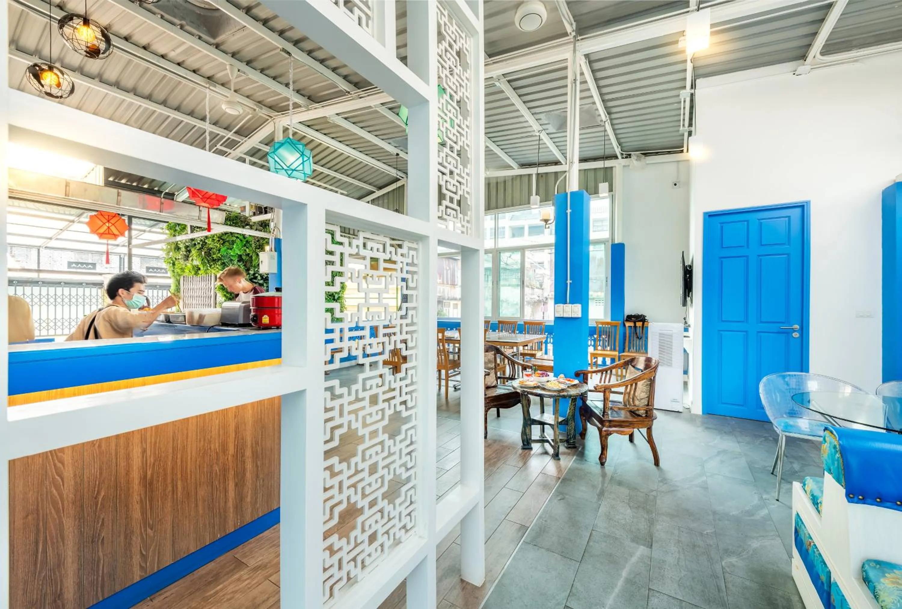 Restaurant/places to eat in Ama Hostel Bangkok