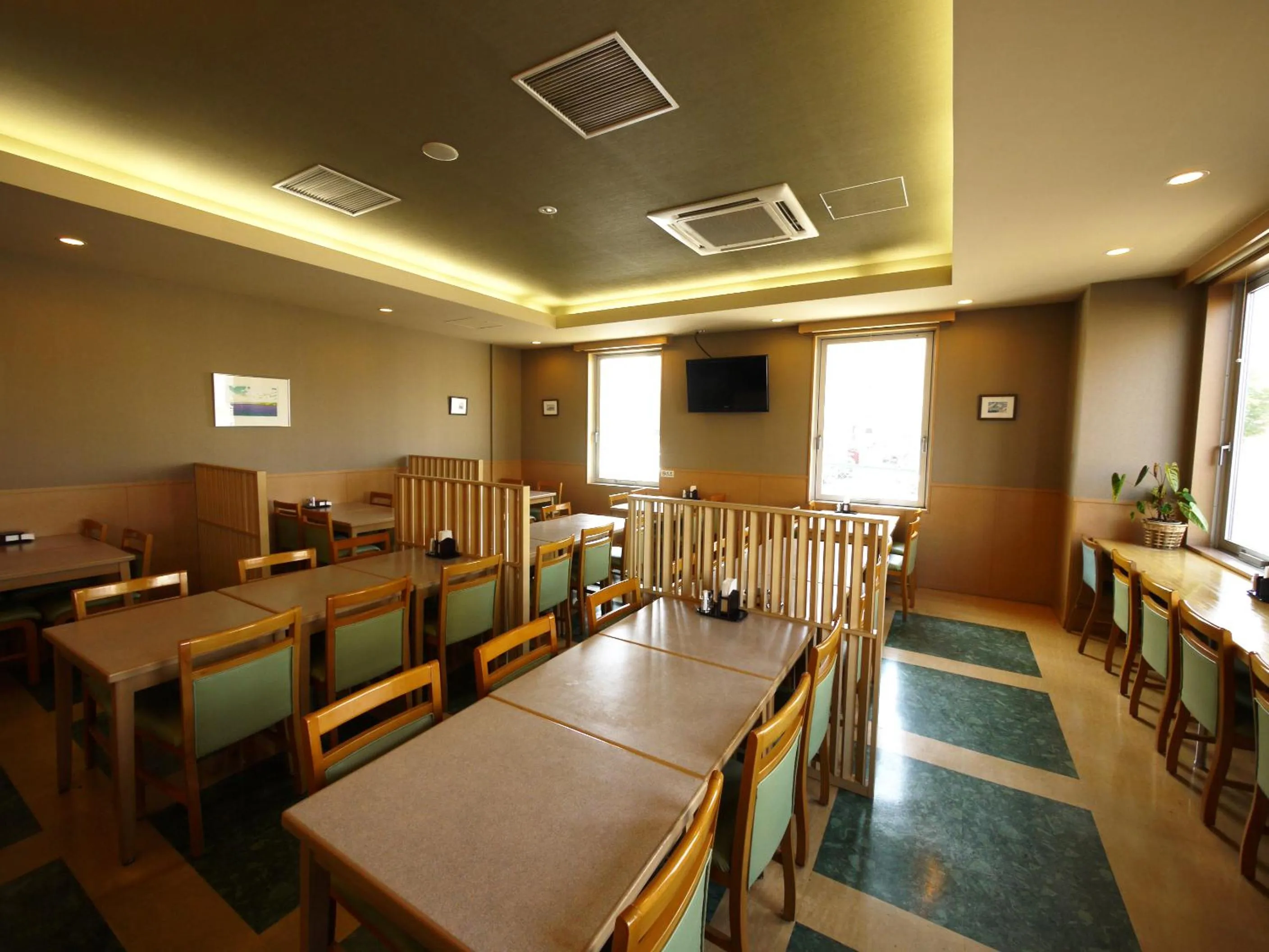 Restaurant/places to eat in Hotel Route-Inn Sapporo Shiroishi
