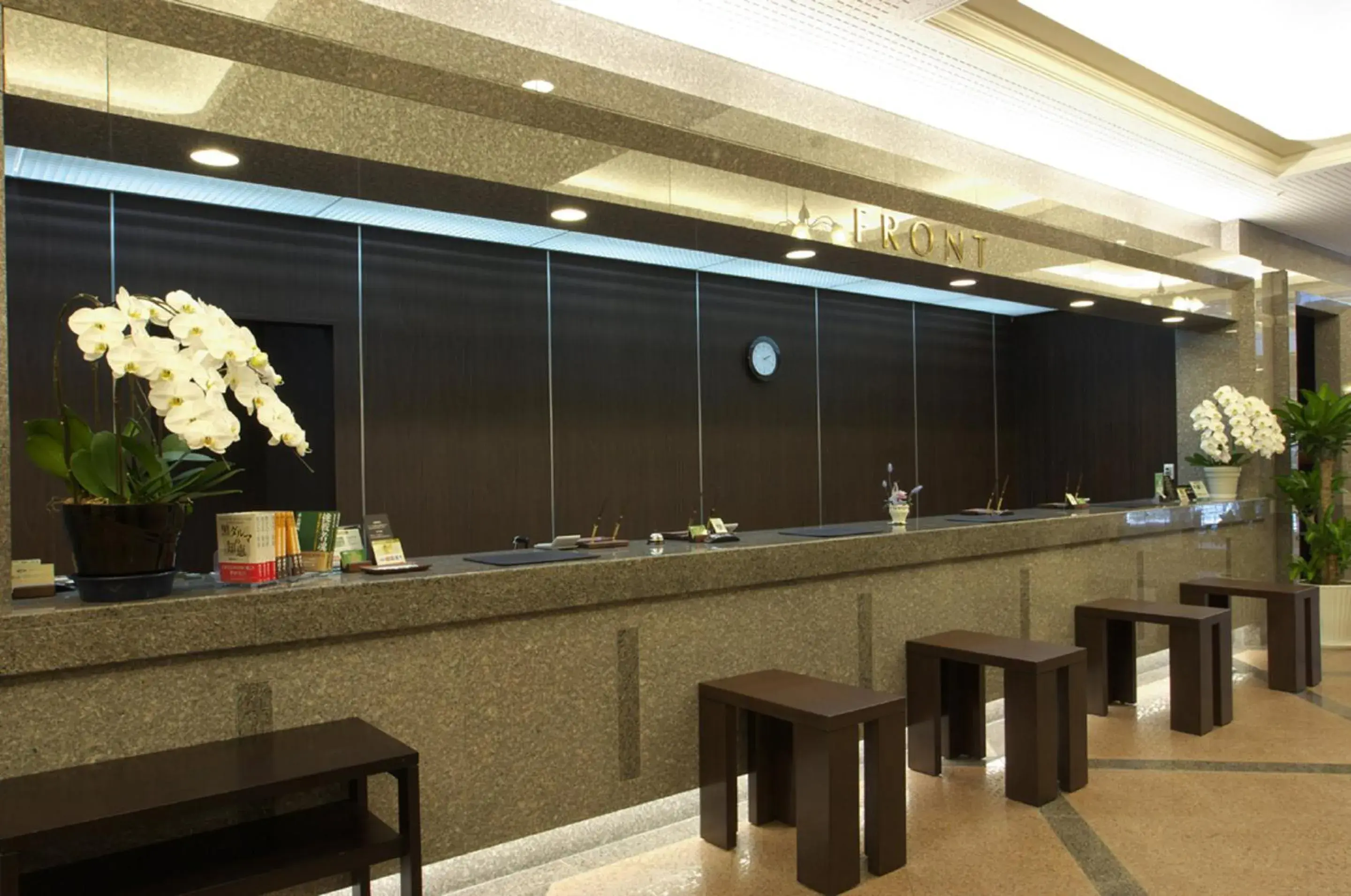 Lobby or reception in Hotel Route-Inn Sapporo Ekimae Kitaguchi Lobby or reception in Hotel Route-Inn Sapporo Ekimae Kitaguchi