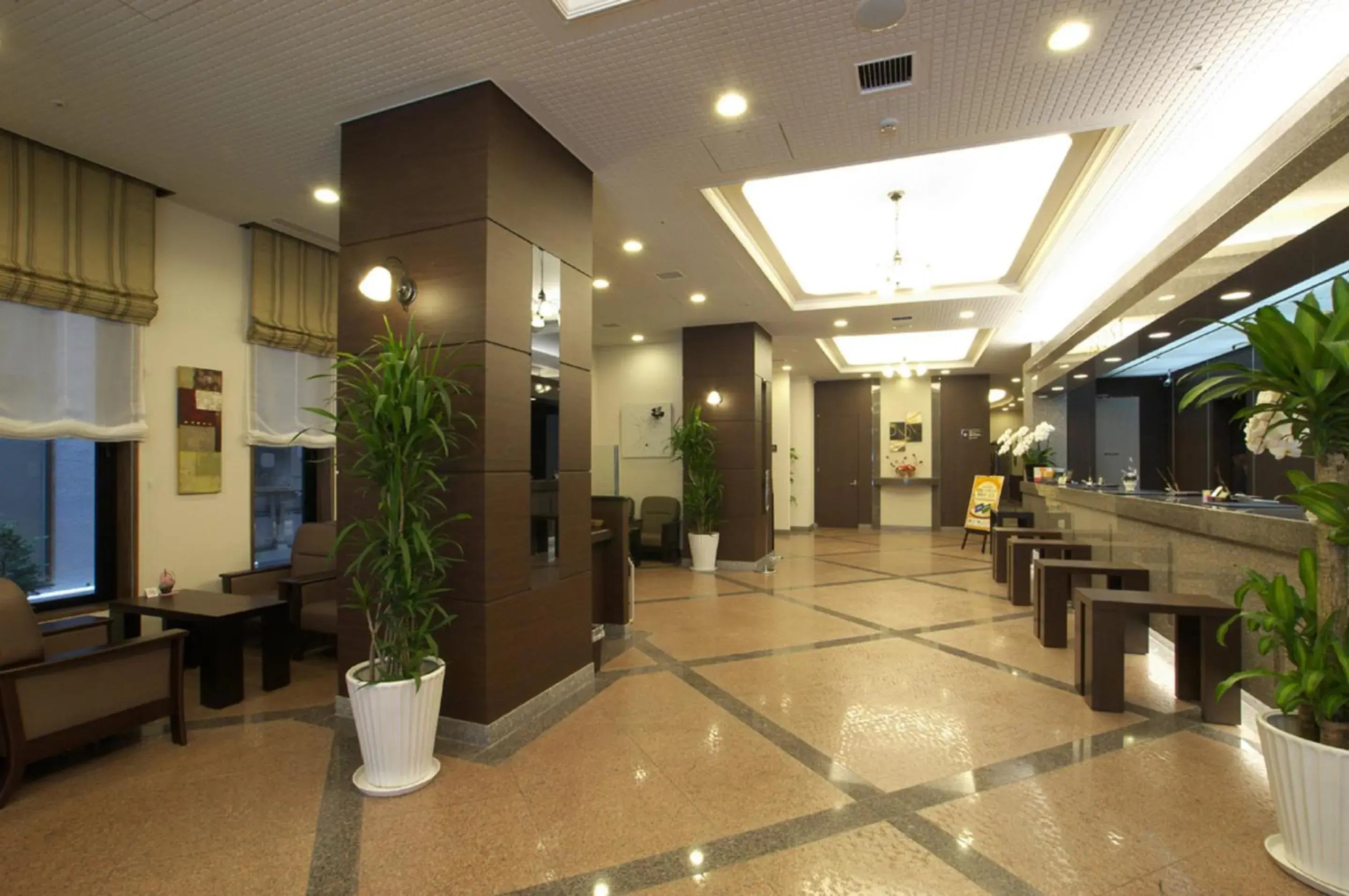 Lobby or reception in Hotel Route-Inn Sapporo Ekimae Kitaguchi Lobby or reception in Hotel Route-Inn Sapporo Ekimae Kitaguchi