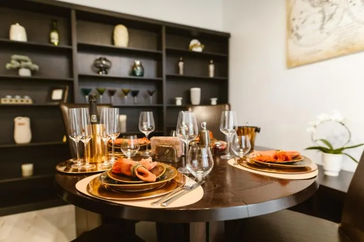 Restaurant/places to eat in Hanul Conitei