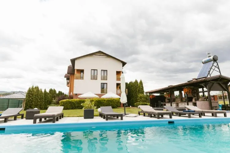 Pool view in Hanul Conitei