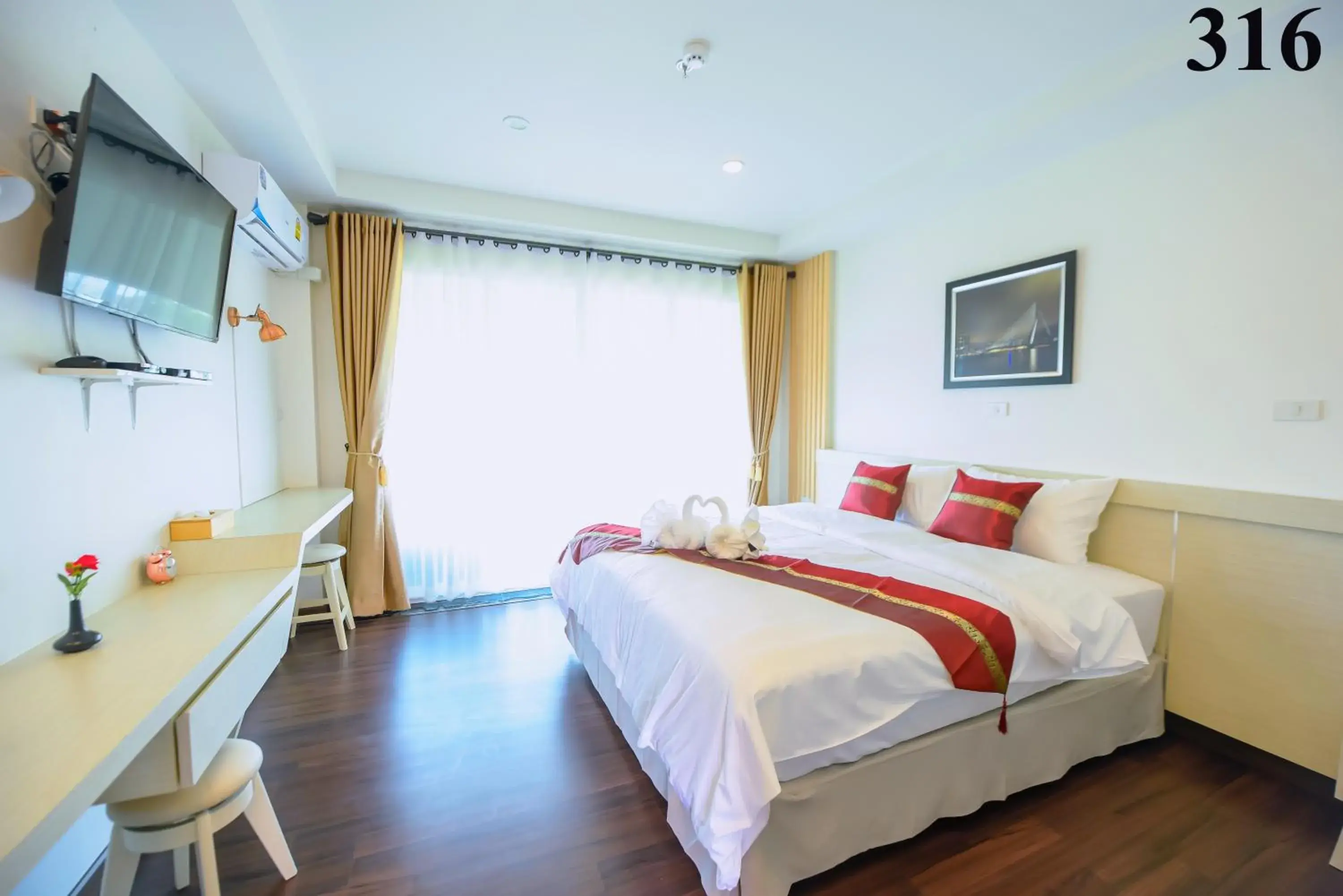 Bed in MS Hotel Sriracha Bed in MS Hotel Sriracha