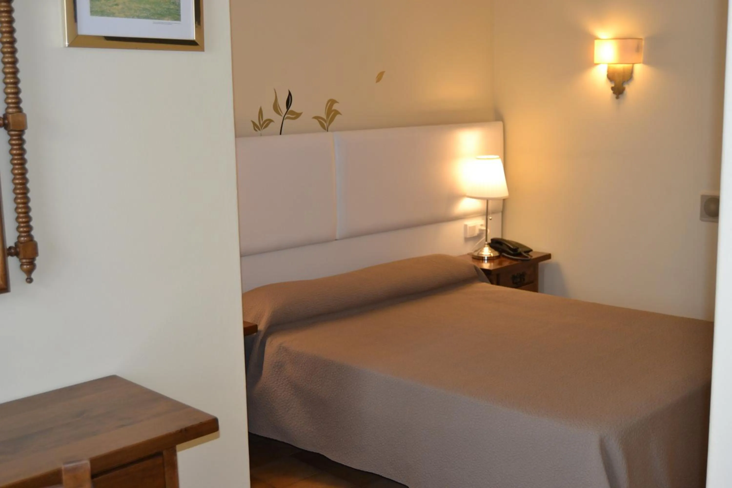 Photo of the whole room in Hotel Nuevo Cachalote