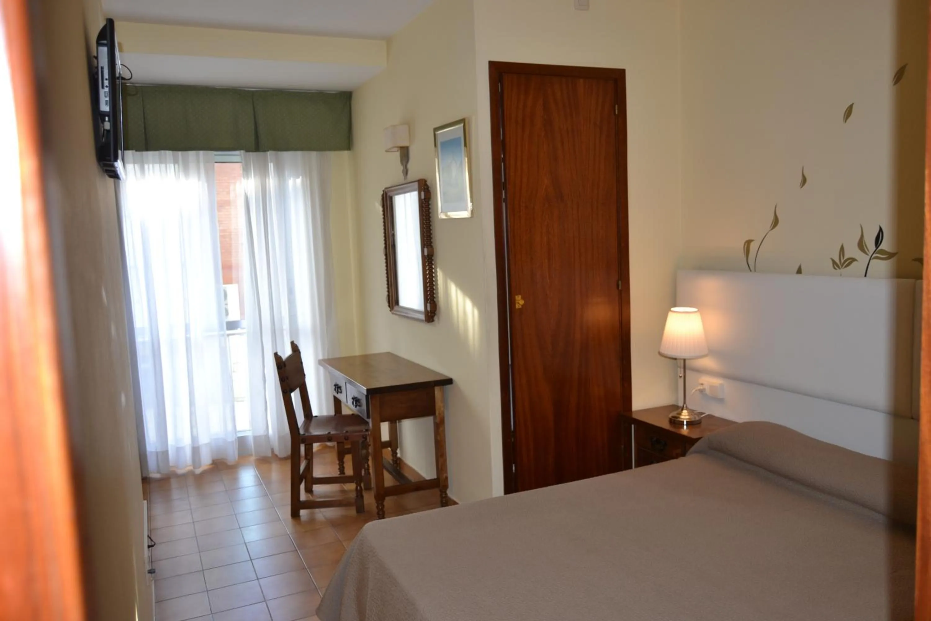 Photo of the whole room in Hotel Nuevo Cachalote