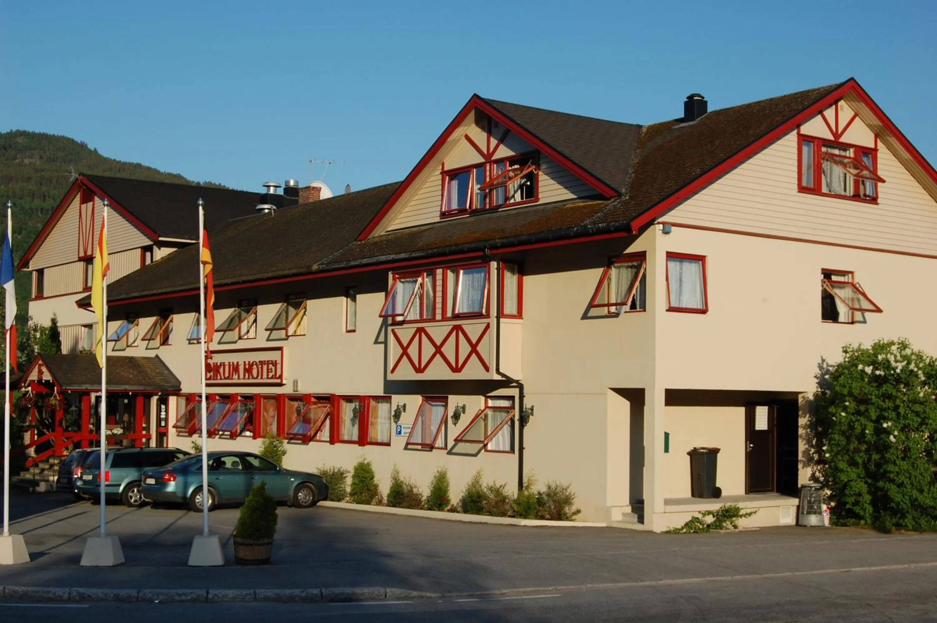 Facade/entrance in Eikum Hotel