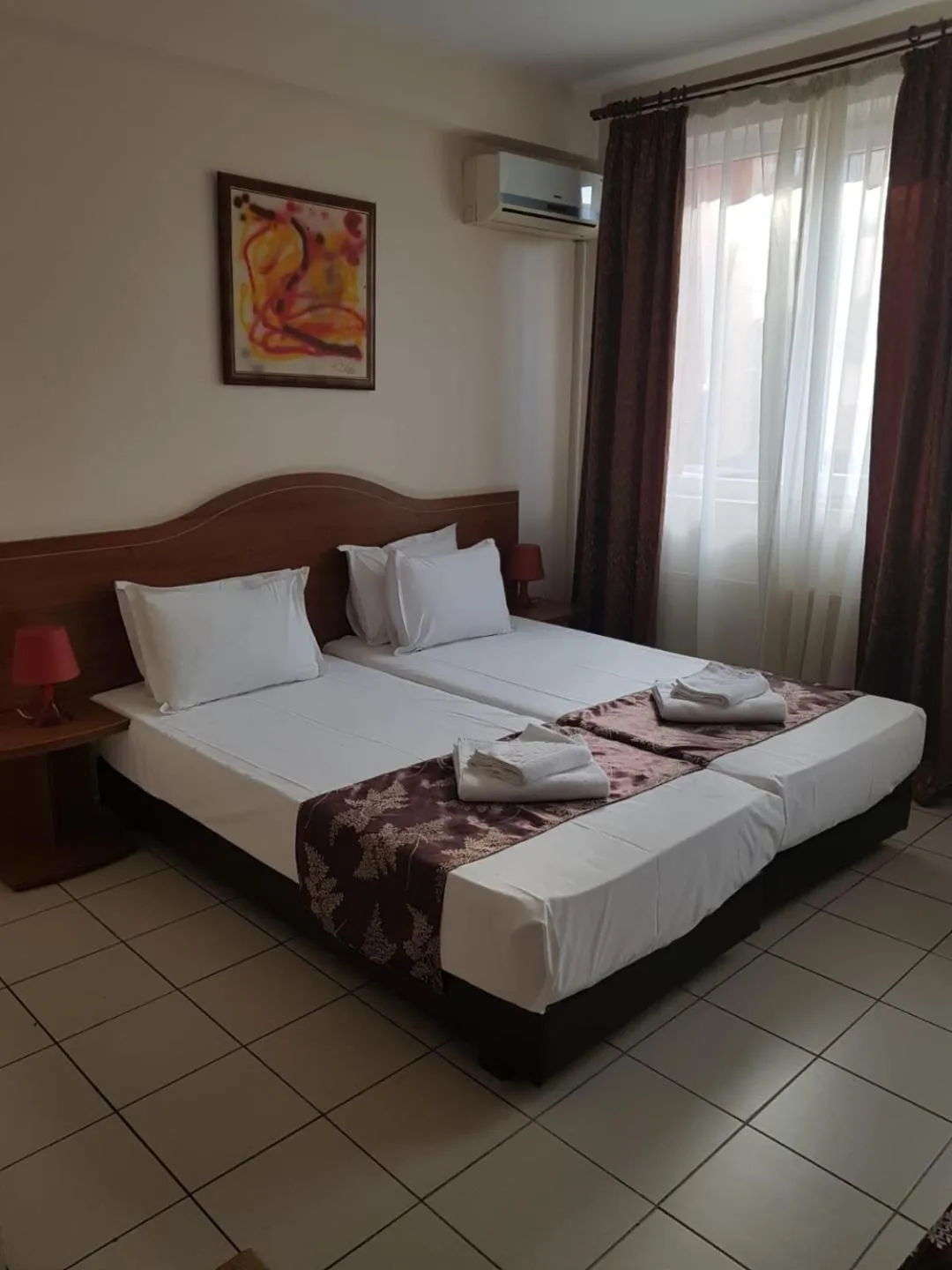 Bed in Hotel Tranzzit