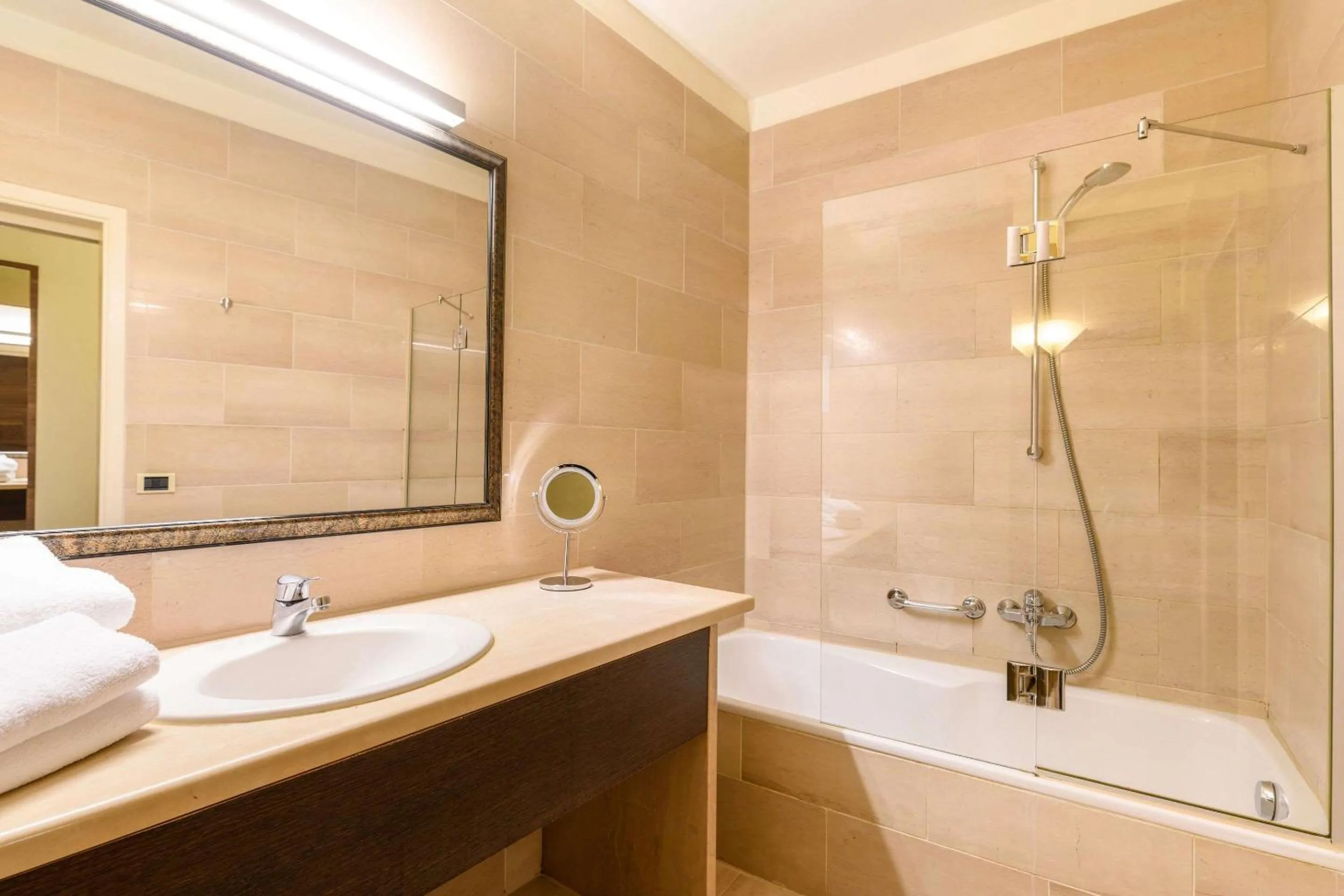 Bathroom in Hotel Opera Antwerpen Centrum