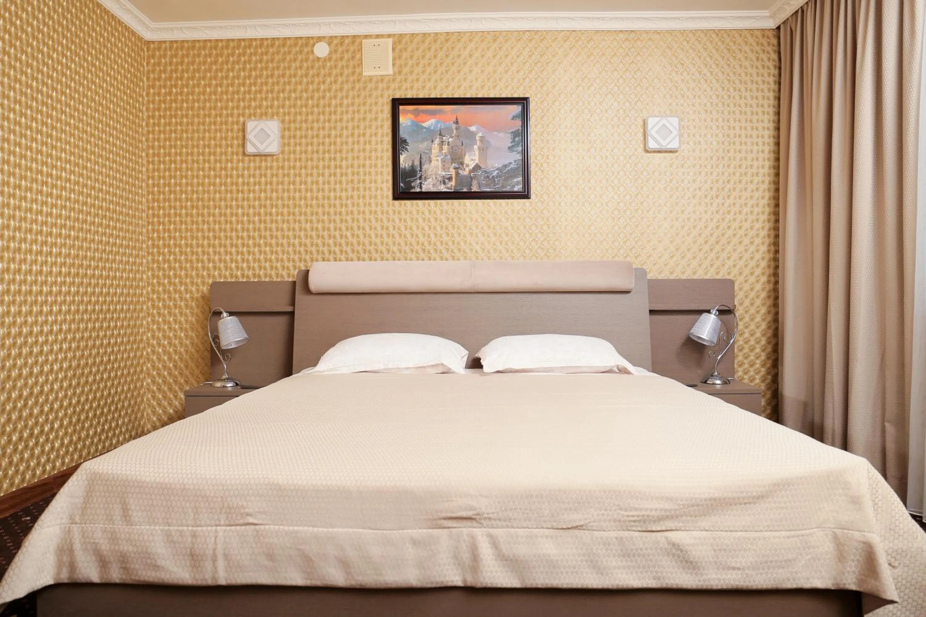Bed in Green City Hotel