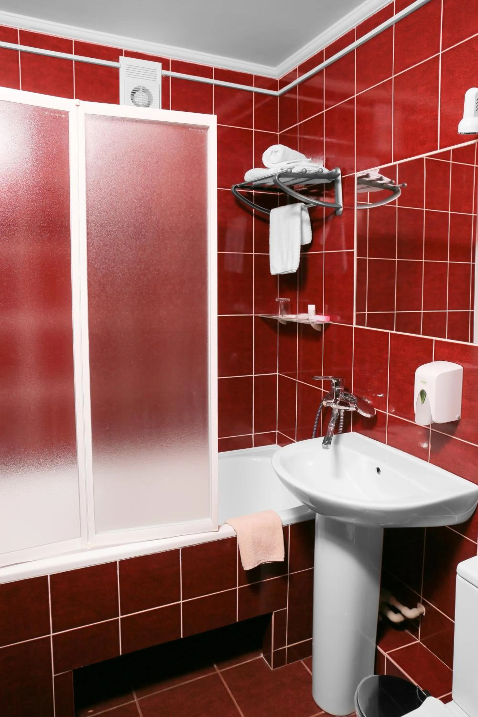 Bathroom in Green City Hotel