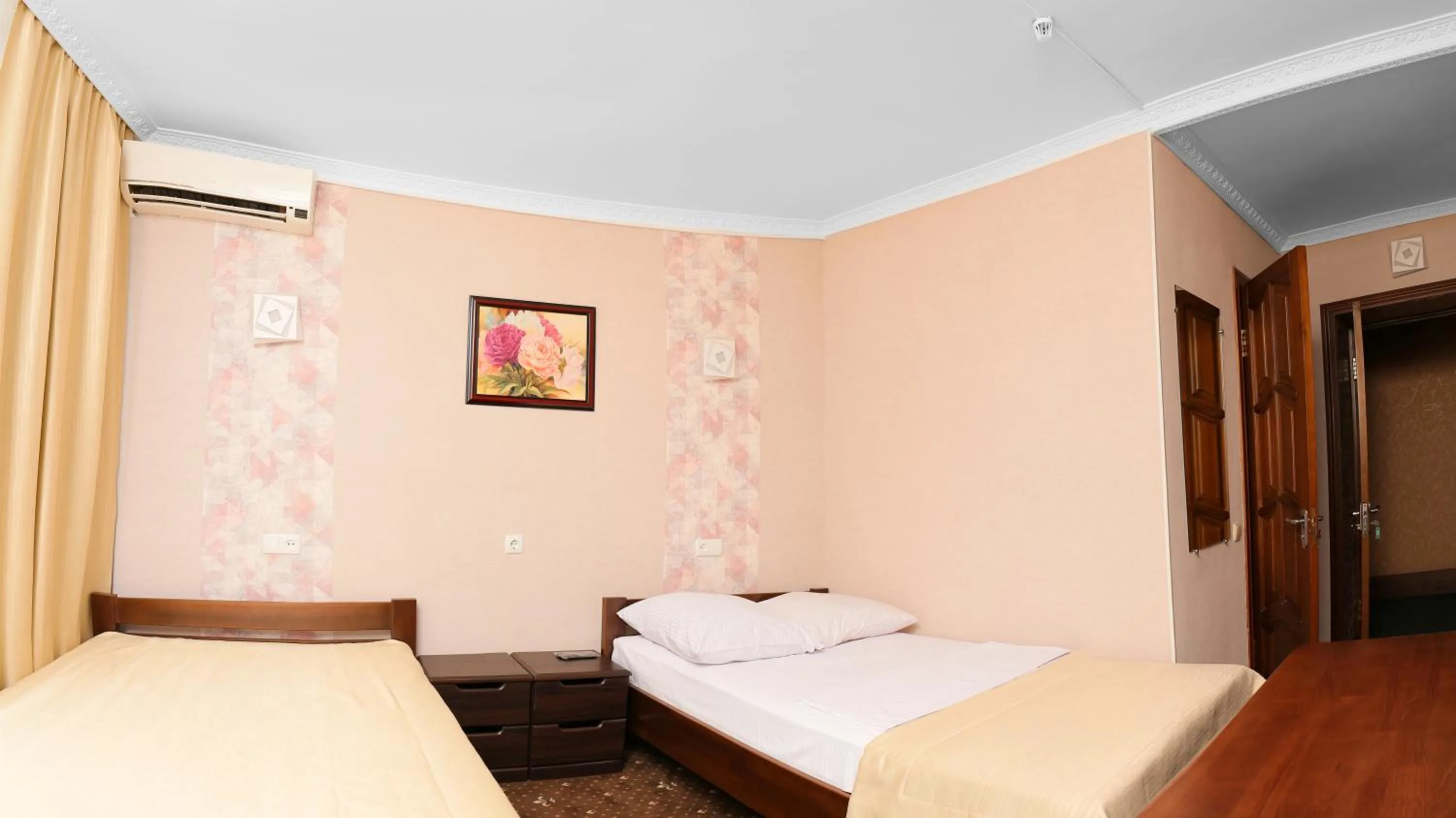 Comfort Twin Room in Green City Hotel