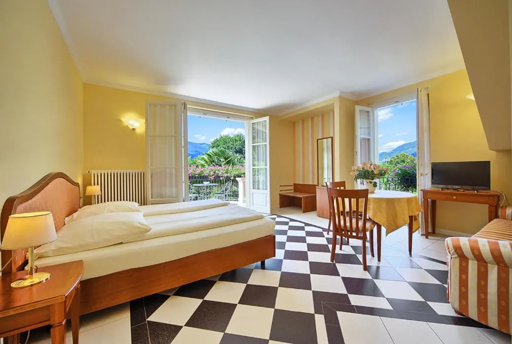 Balcony/Terrace, Bed in Hotel Villa Delle Palme