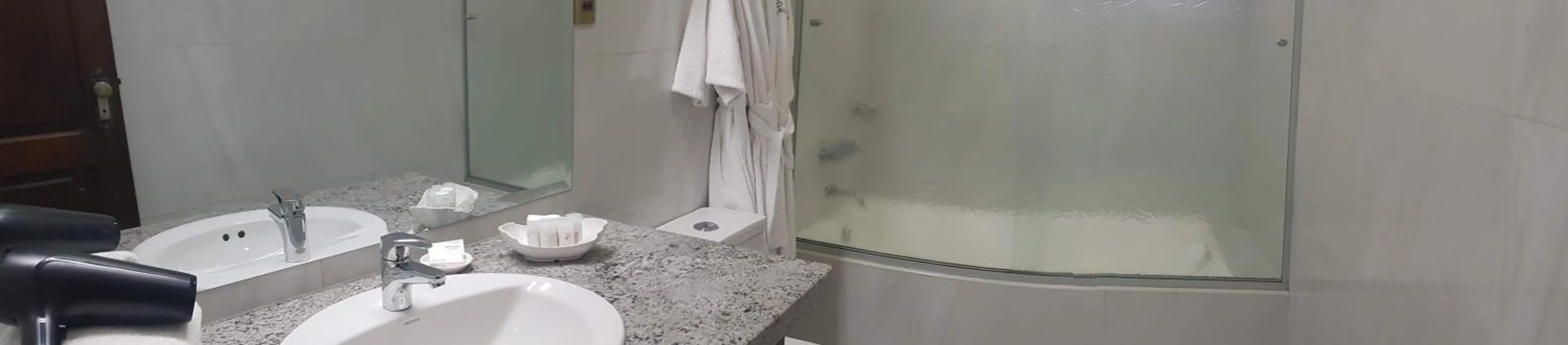 Shower in Hotel Boutique Casamagna