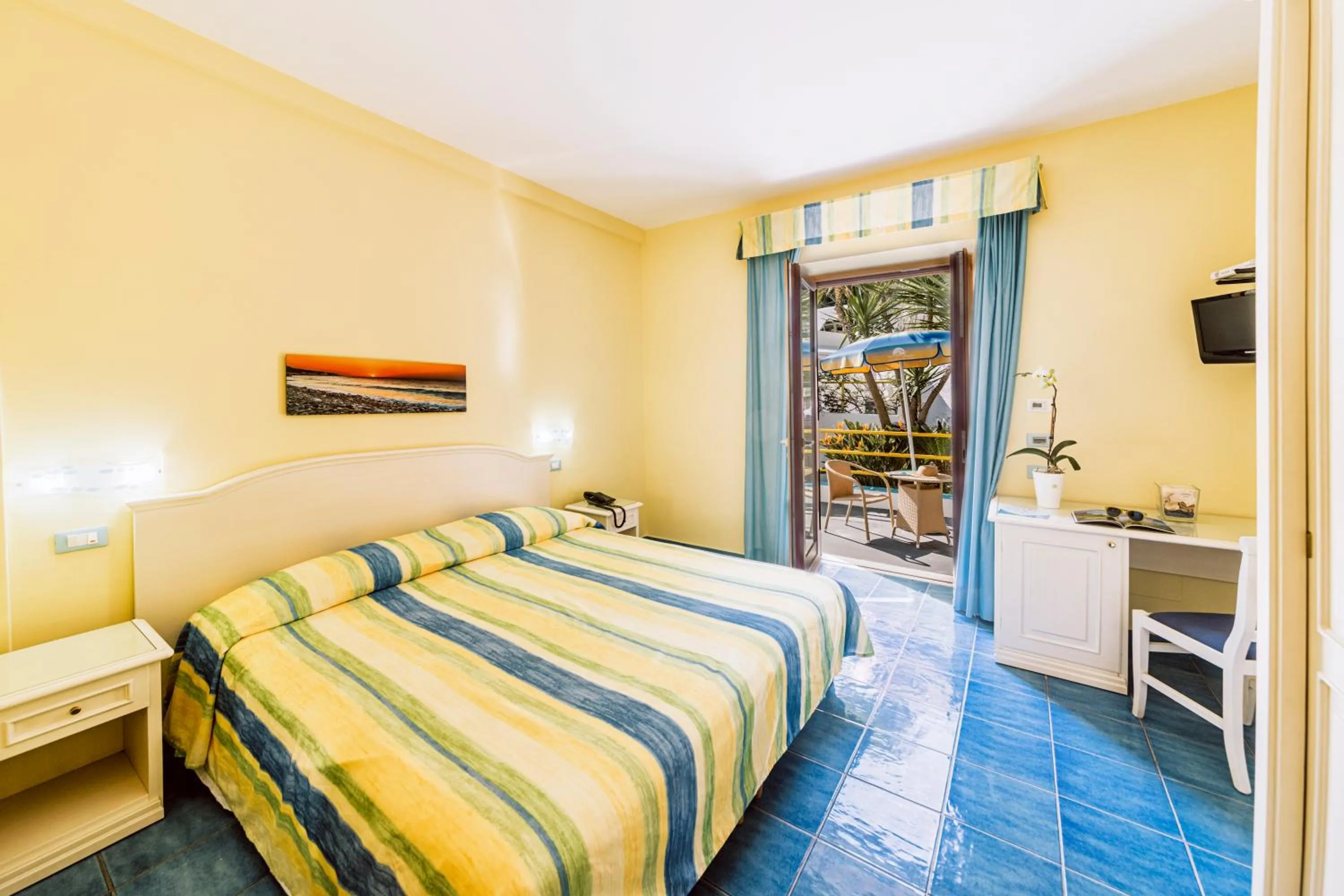 Photo of the whole room, Bed in Hotel Cava Dell'Isola