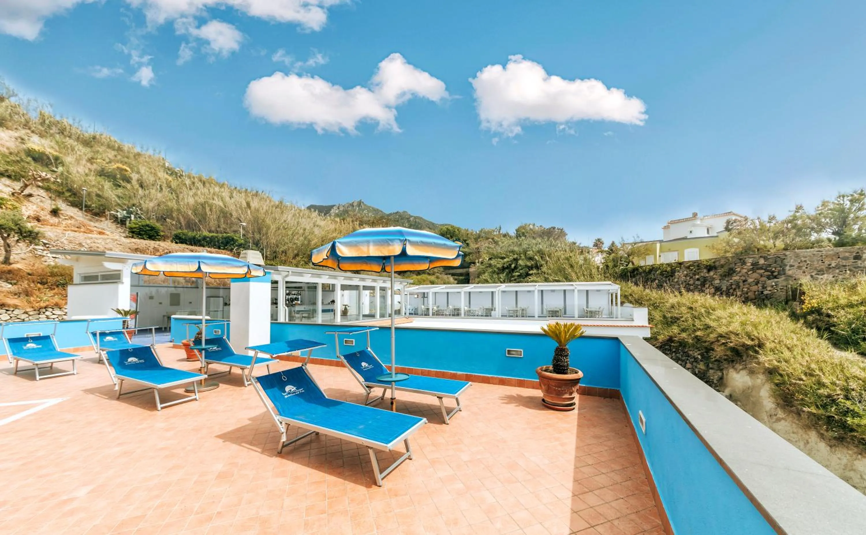 Property building in Hotel Cava Dell'Isola