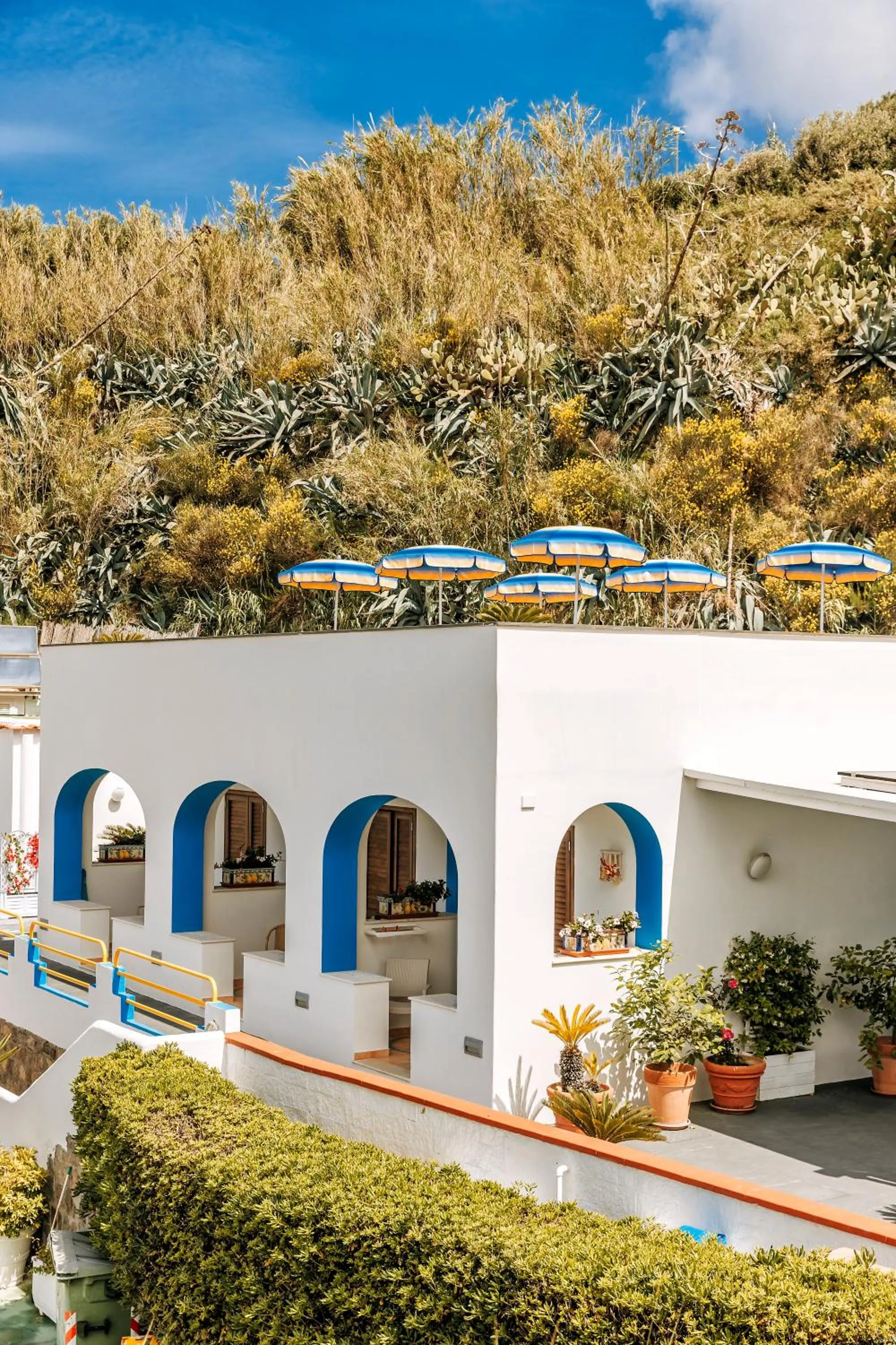 Property building in Hotel Cava Dell'Isola