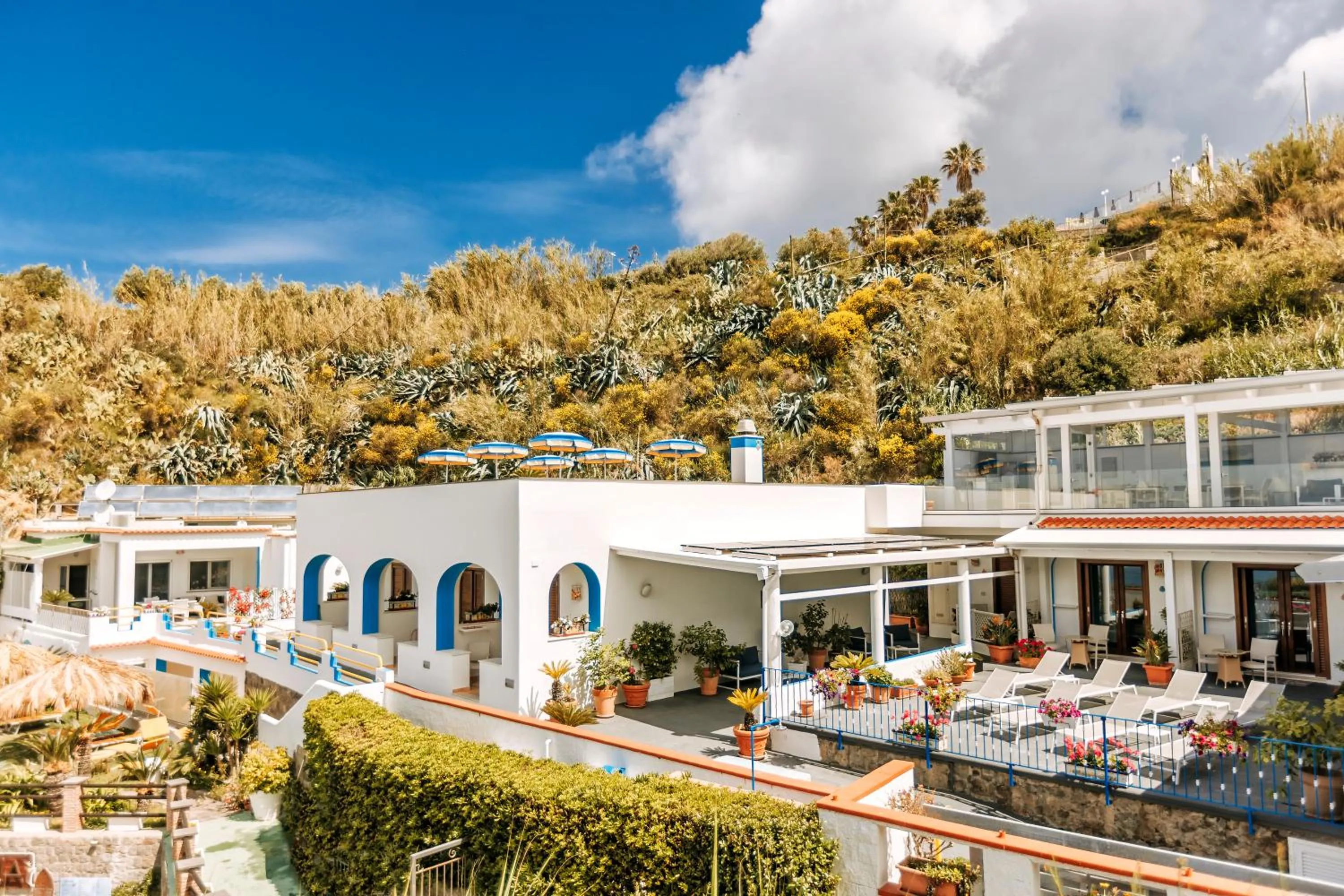 Property building in Hotel Cava Dell'Isola