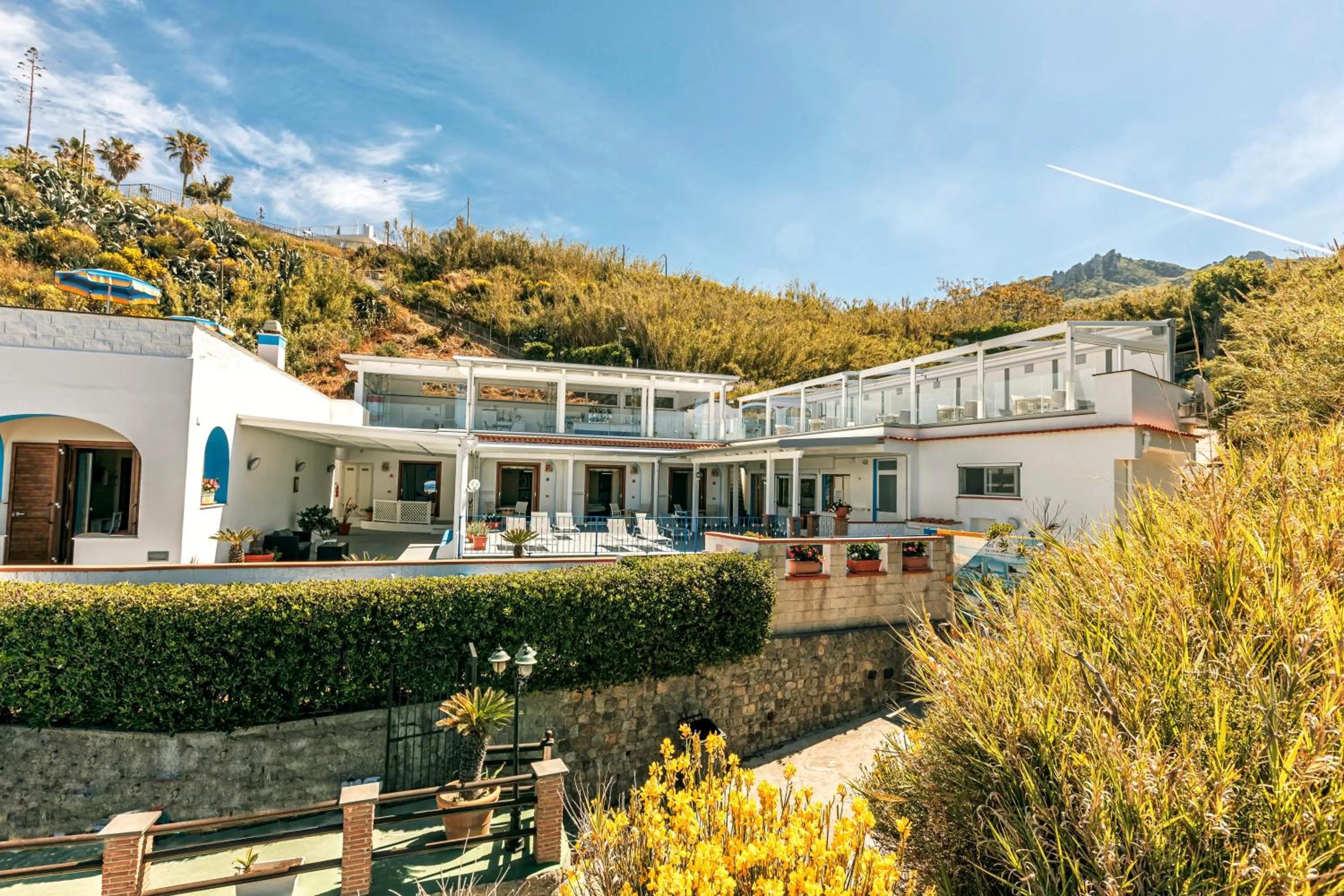 Property building in Hotel Cava Dell'Isola