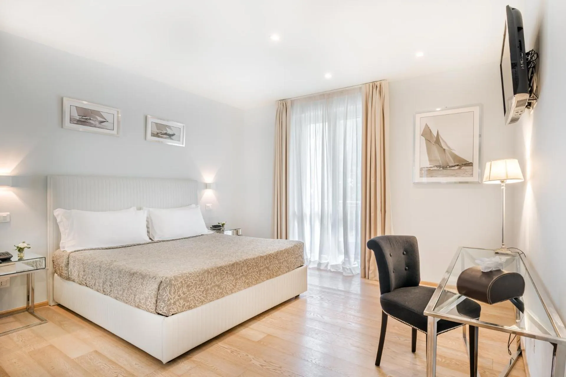 Photo of the whole room, Bed in Hotel Stella Della Versilia