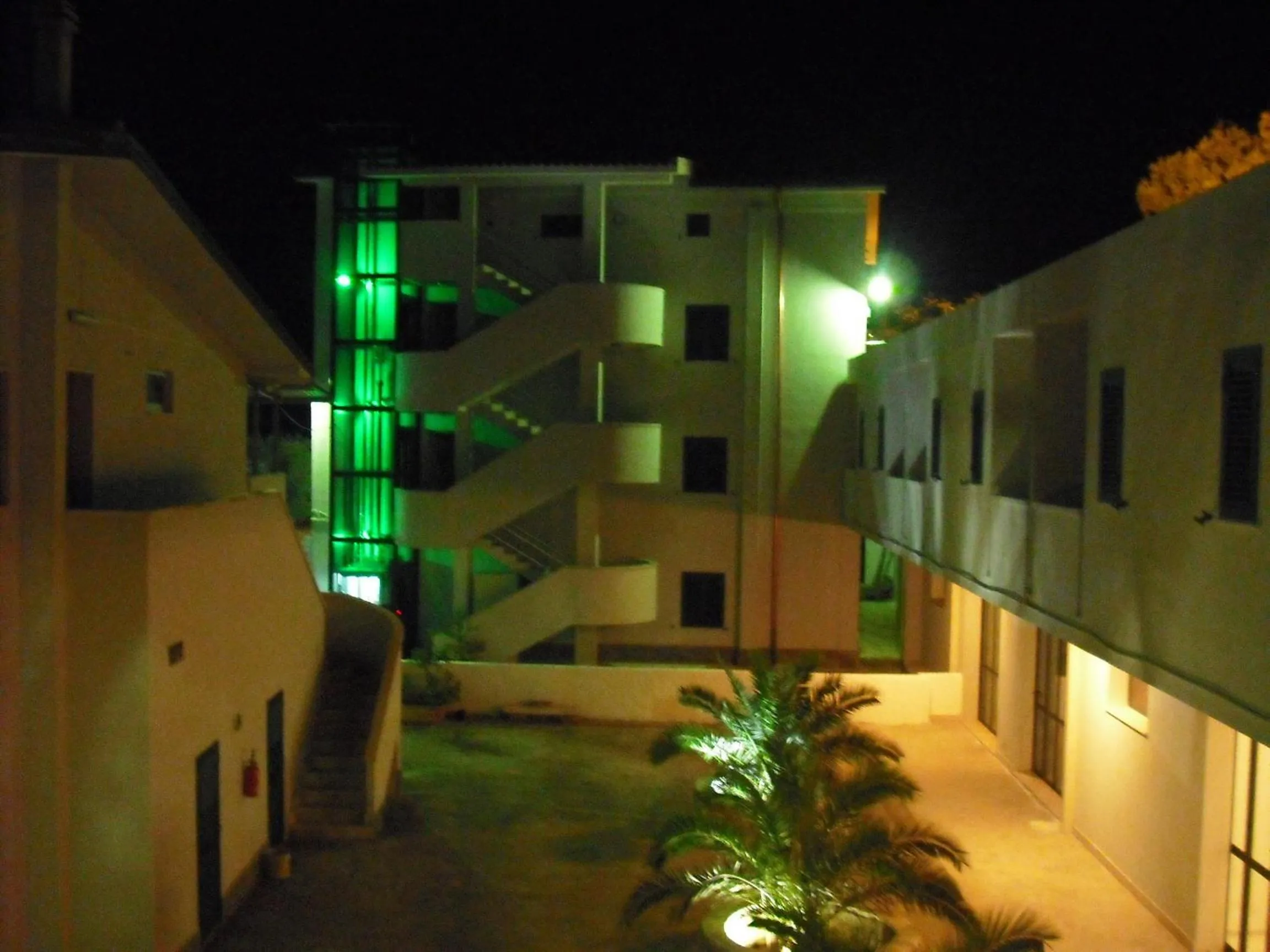 Property building in Albergo 2 Pini