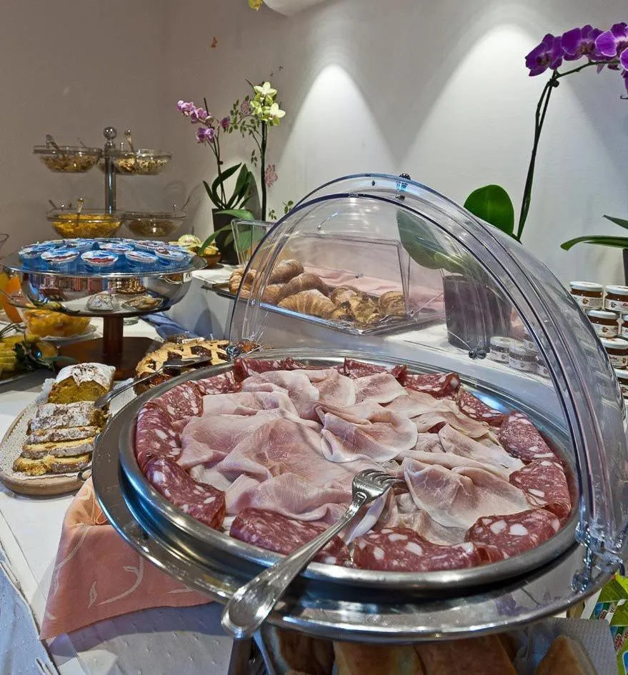 Food and drinks in Hotel Prestige