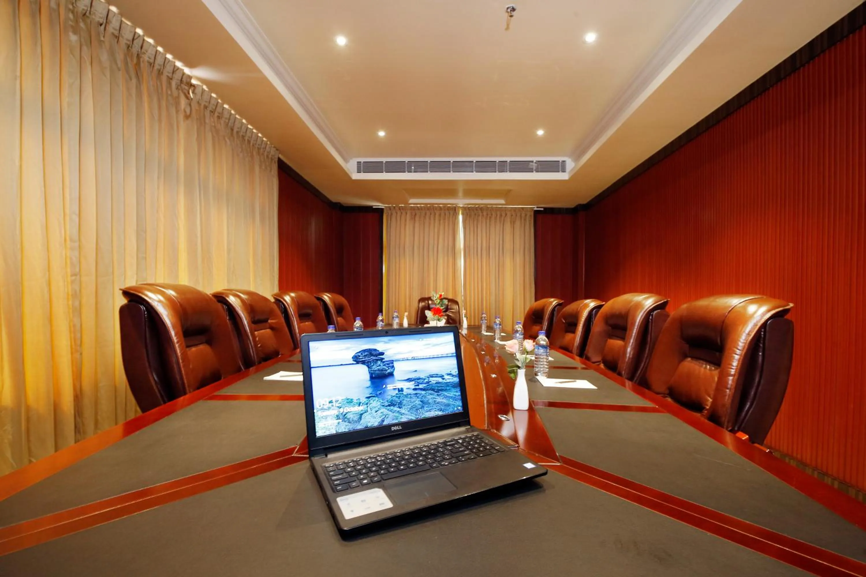 Business facilities in Hotel Park Residency