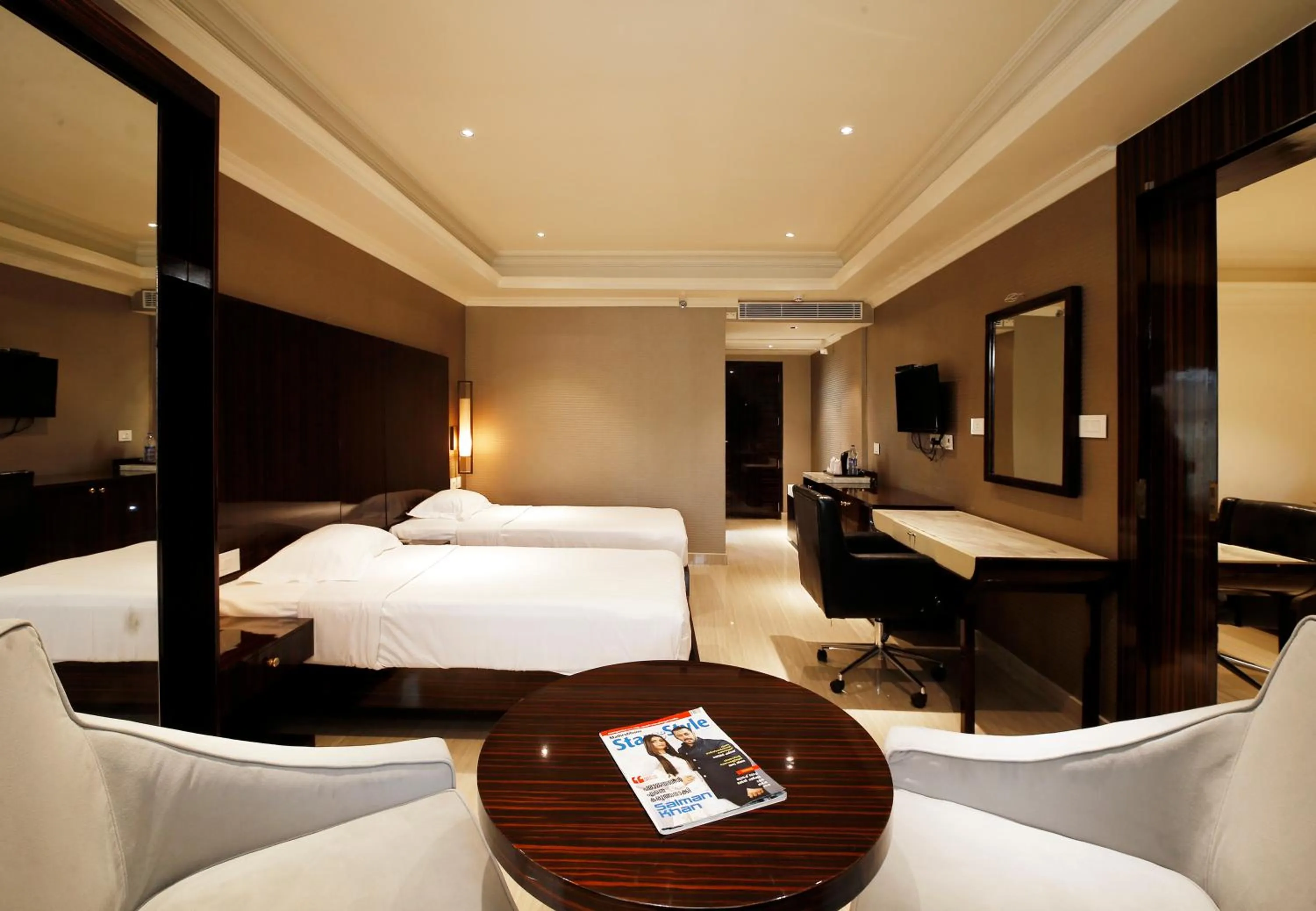 Dining area, Bed in Hotel Park Residency