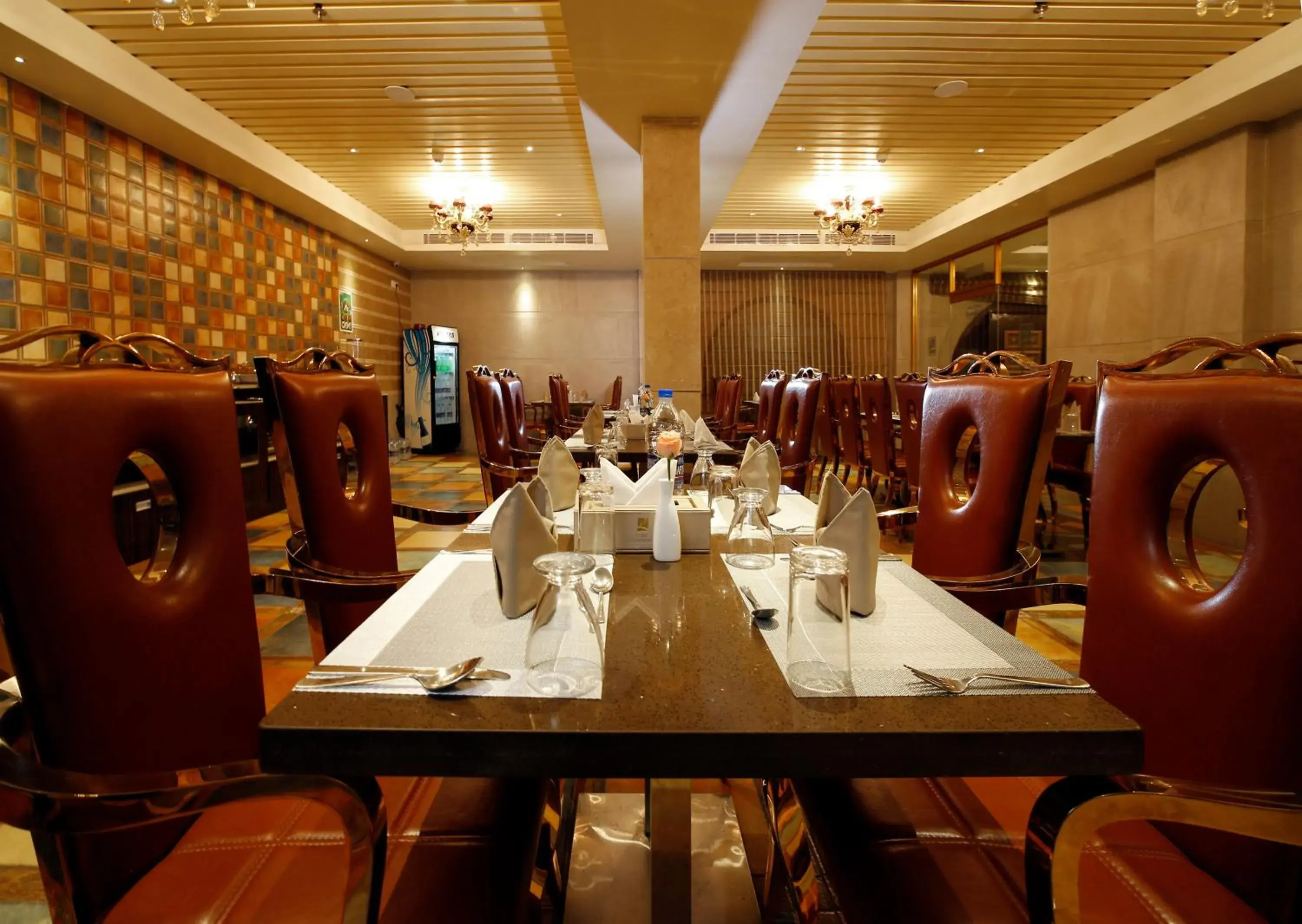 Restaurant/places to eat in Hotel Park Residency Restaurant/places to eat in Hotel Park Residency