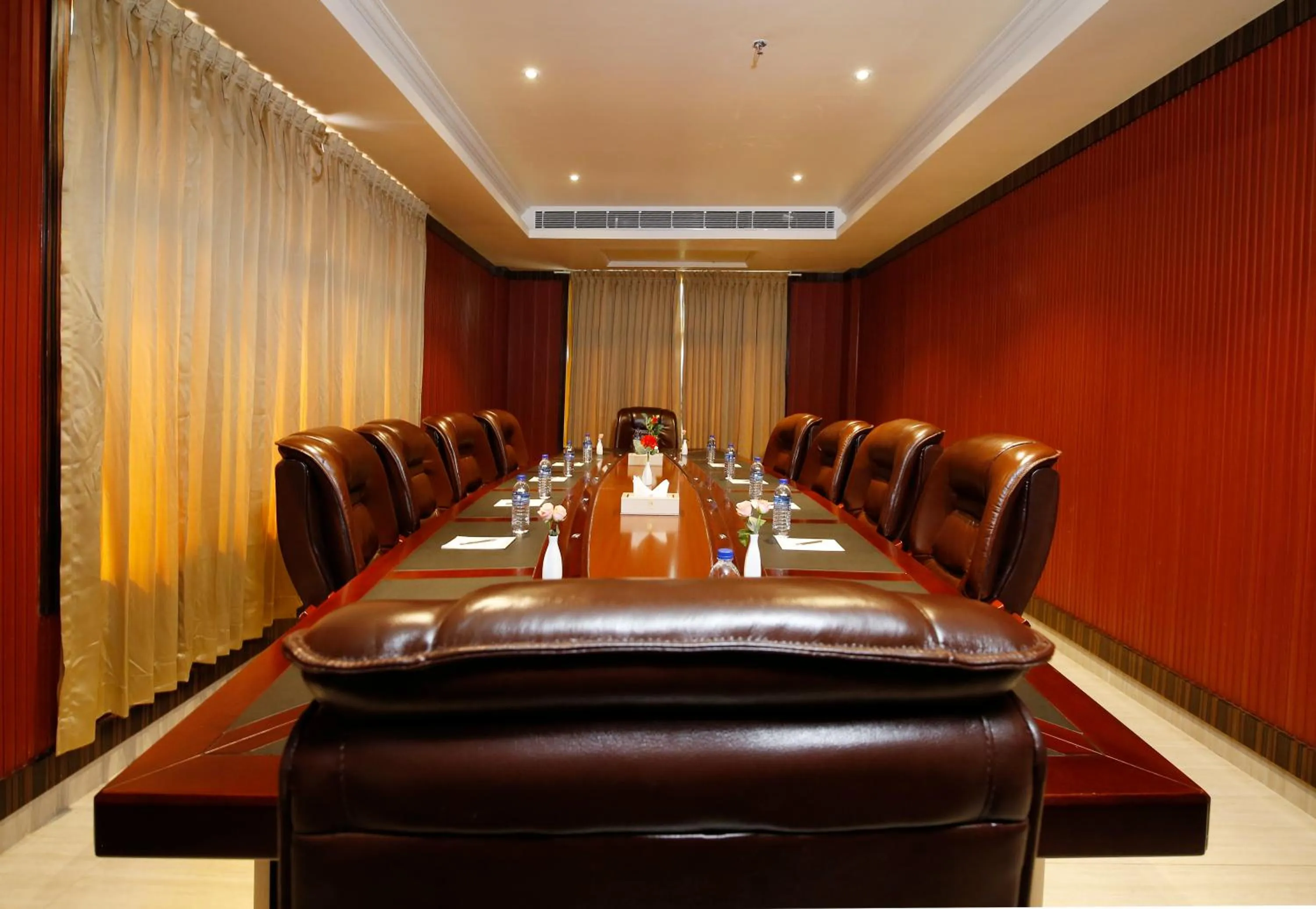 Business facilities in Hotel Park Residency