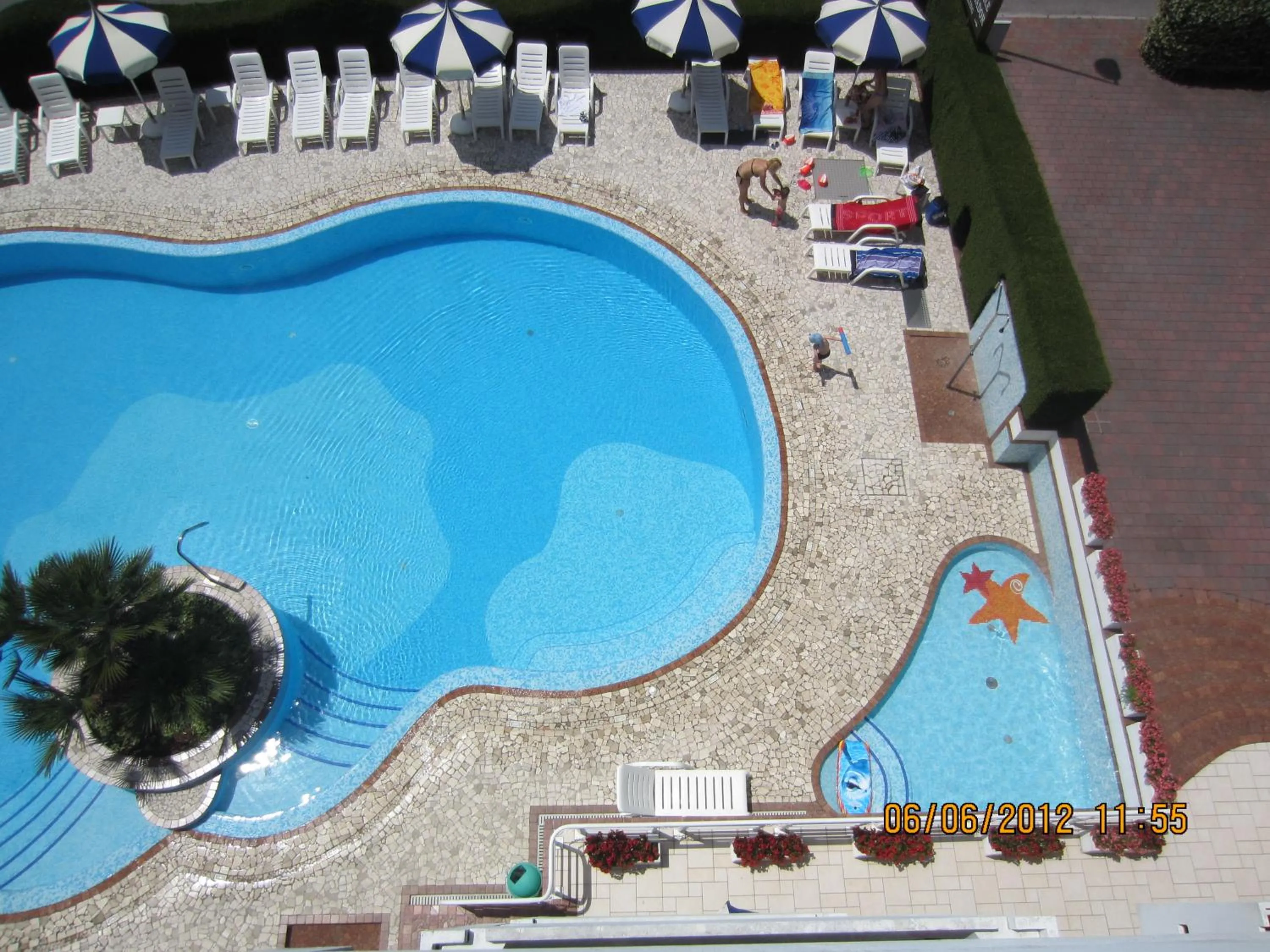 Day in Hotel Ambassador Meuble