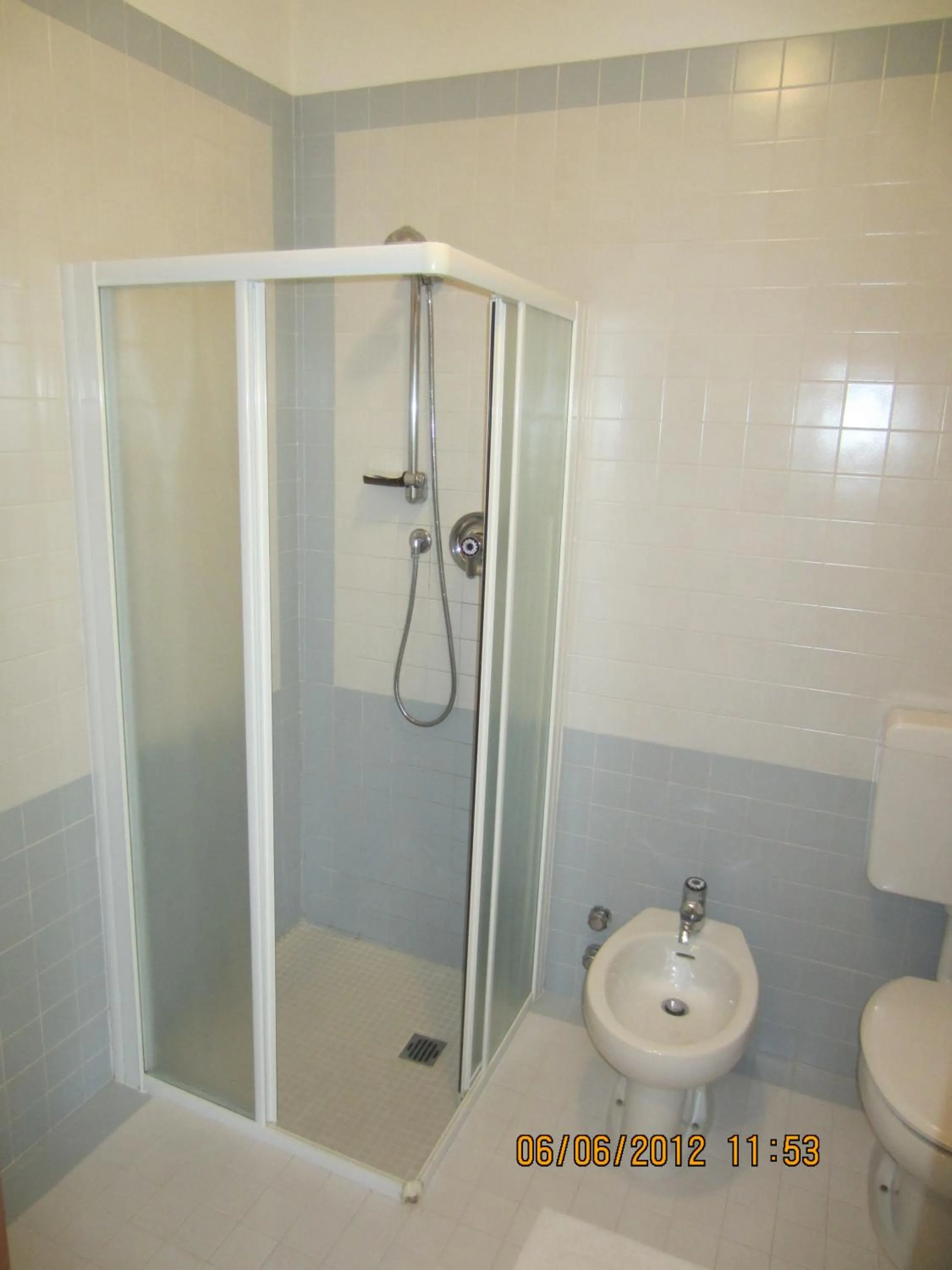 Bathroom in Hotel Ambassador Meuble