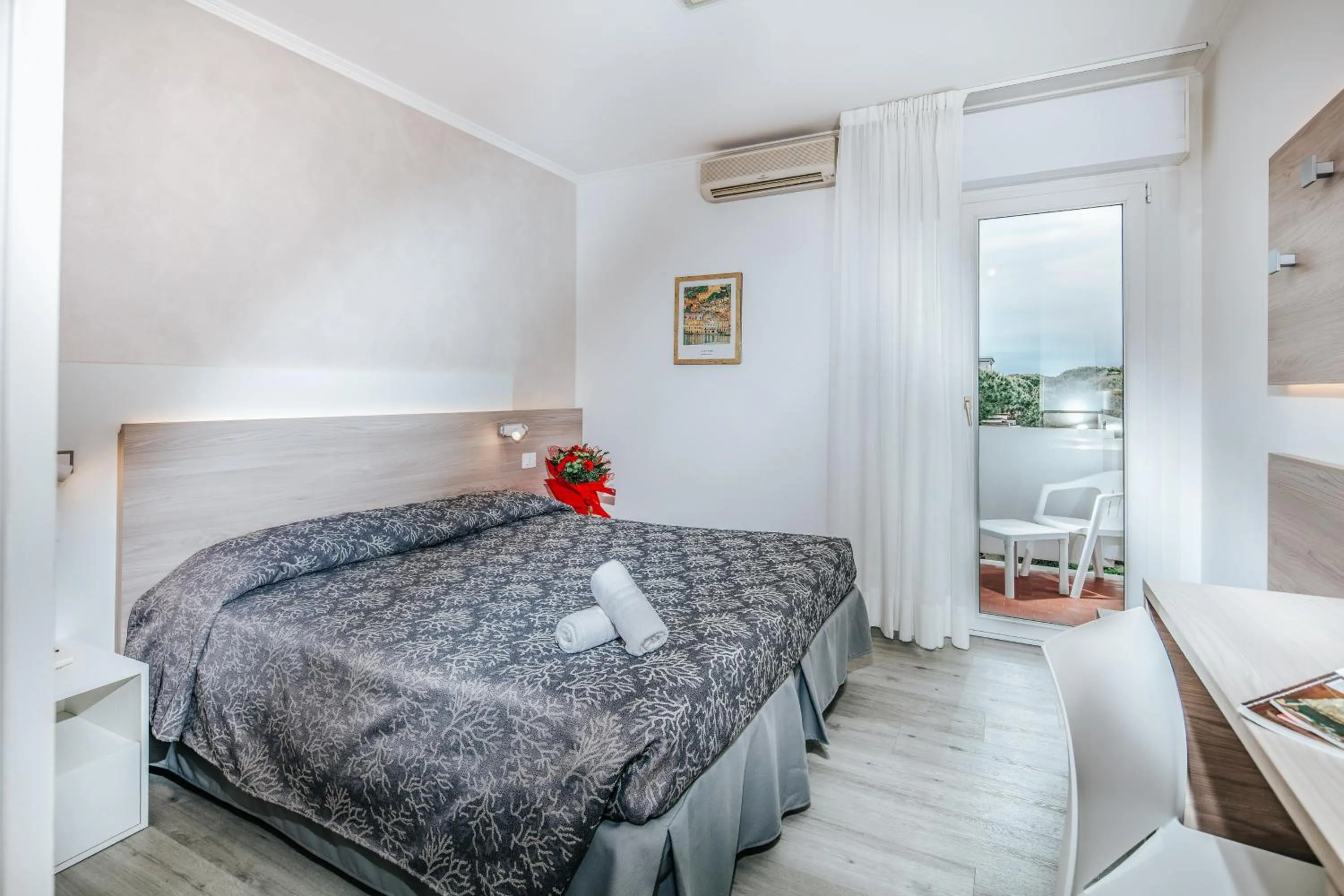 Bed in Hotel Ambassador Meuble