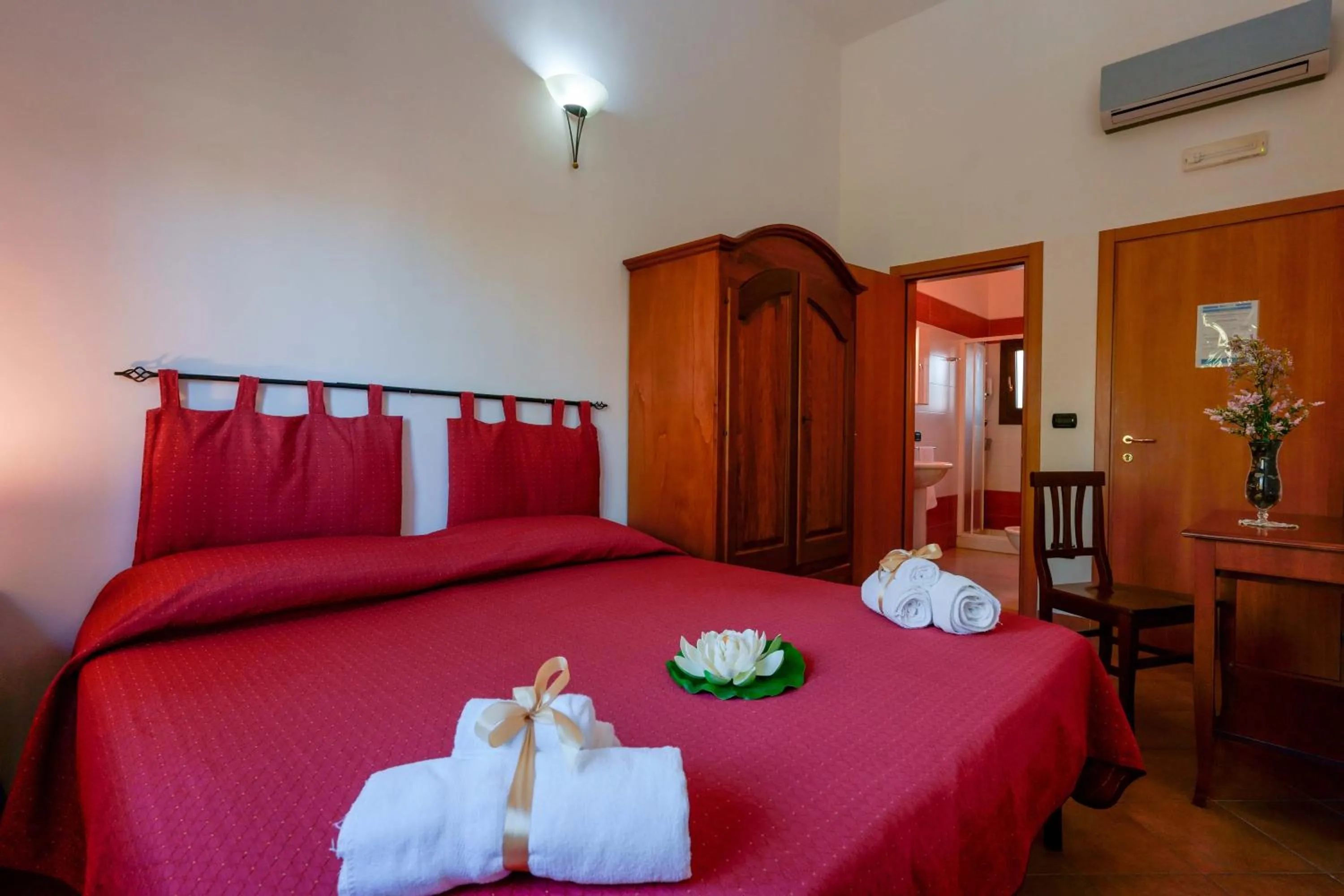 Bed in Antico Frantoio Cairoli B&B Exclusive Room