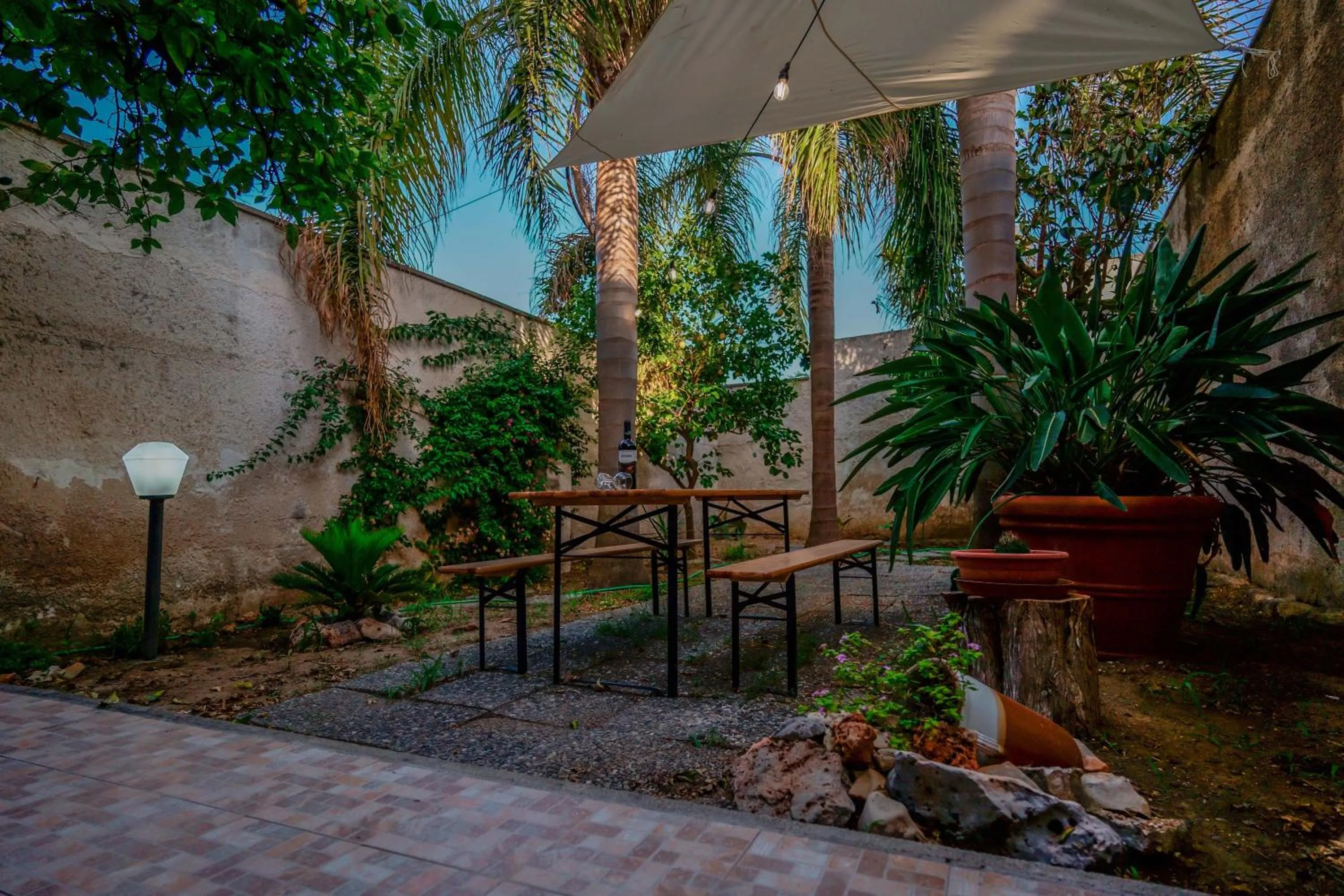 Garden in Antico Frantoio Cairoli B&B Exclusive Room