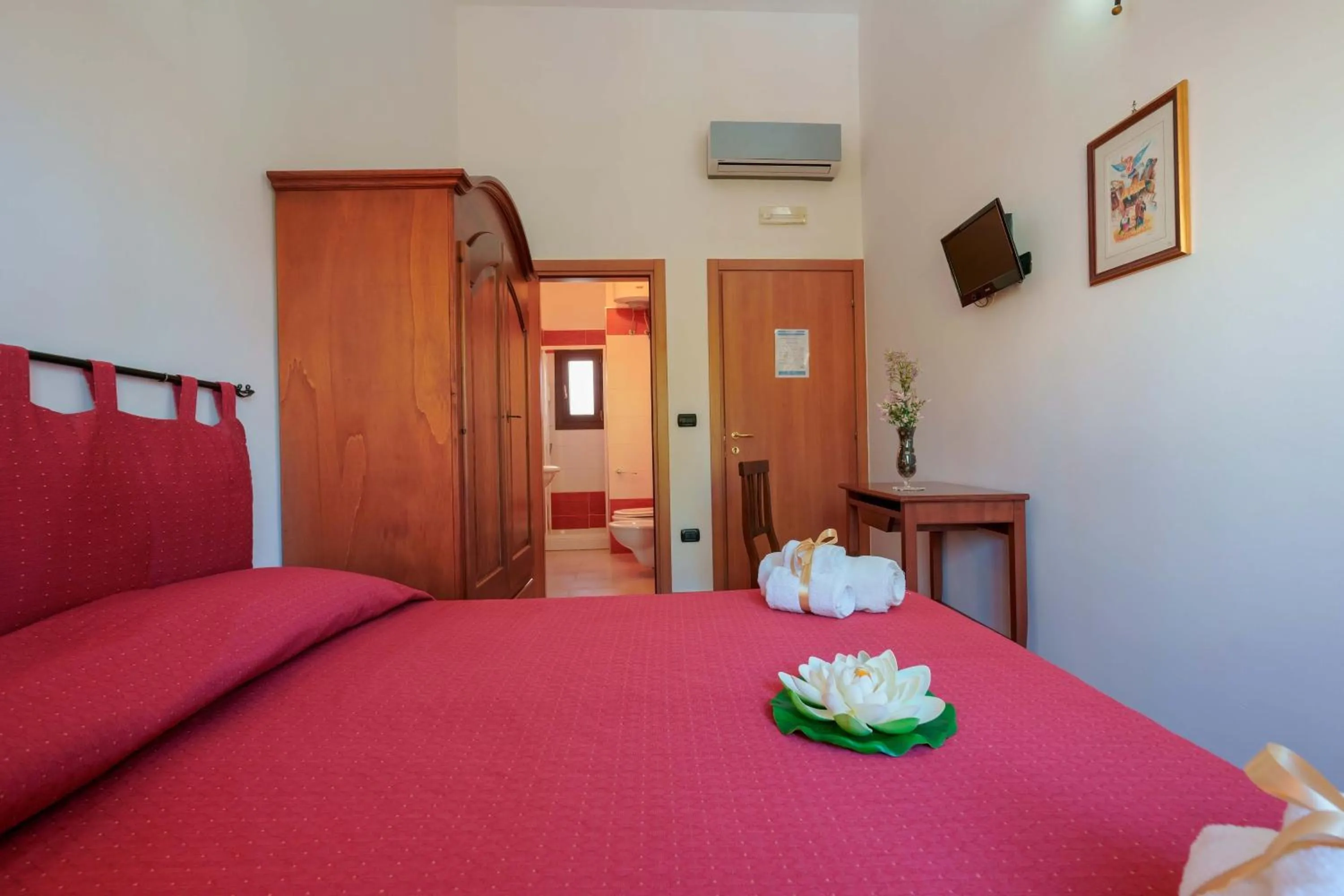 Bed in Antico Frantoio Cairoli B&B Exclusive Room