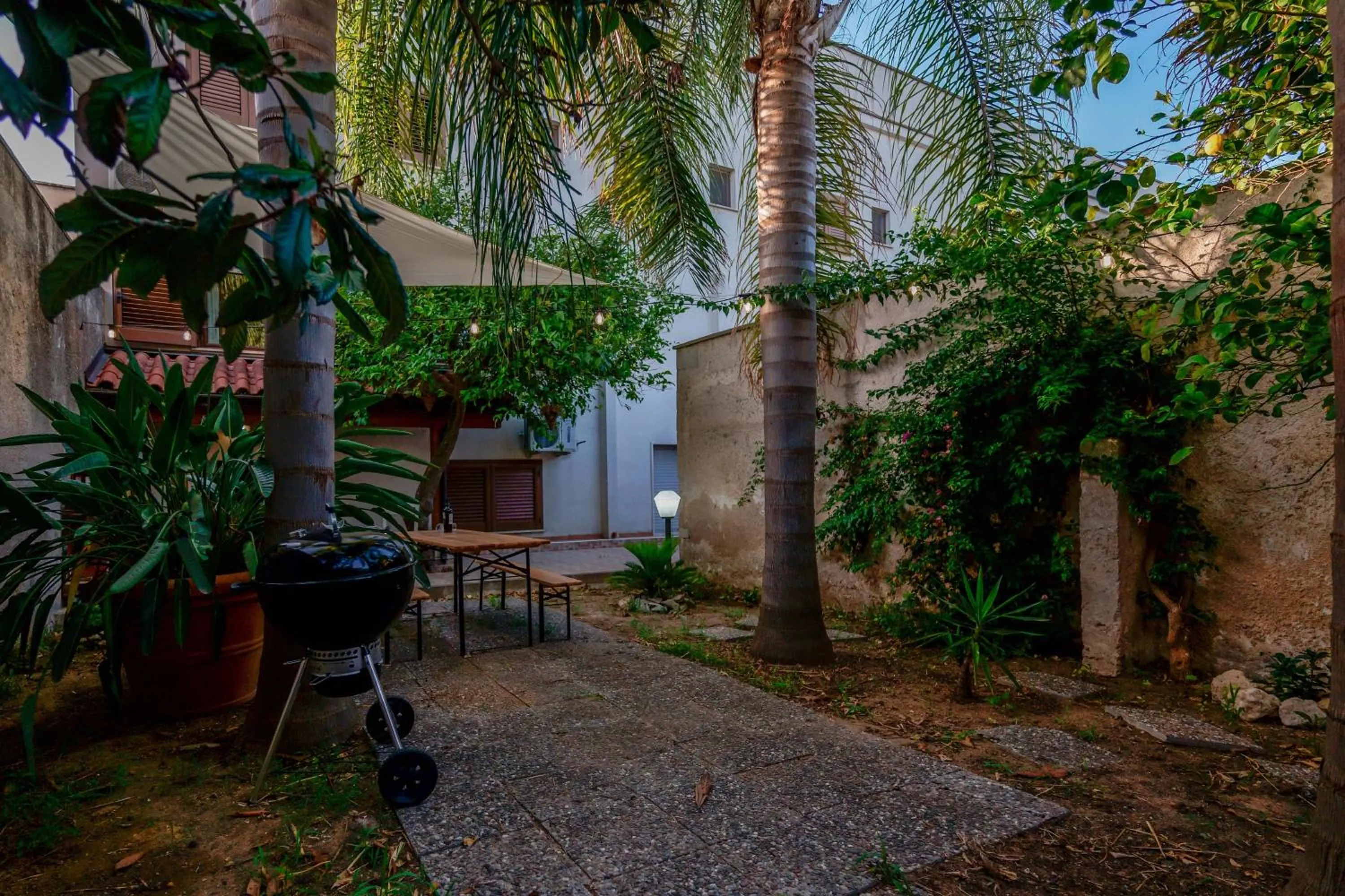 Garden in Antico Frantoio Cairoli B&B Exclusive Room