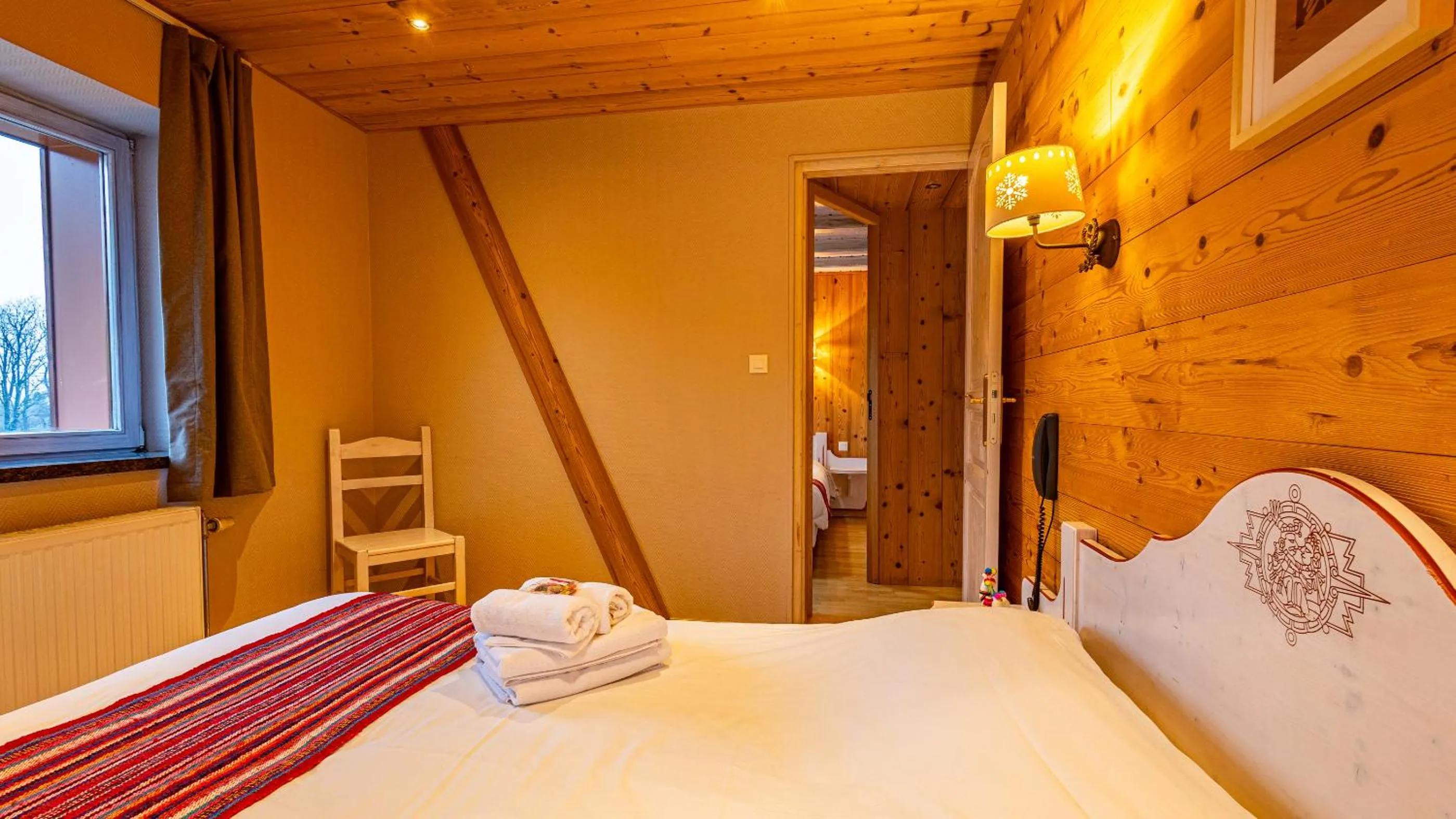 Bed in Hôtel - Restaurant Le Couchetat