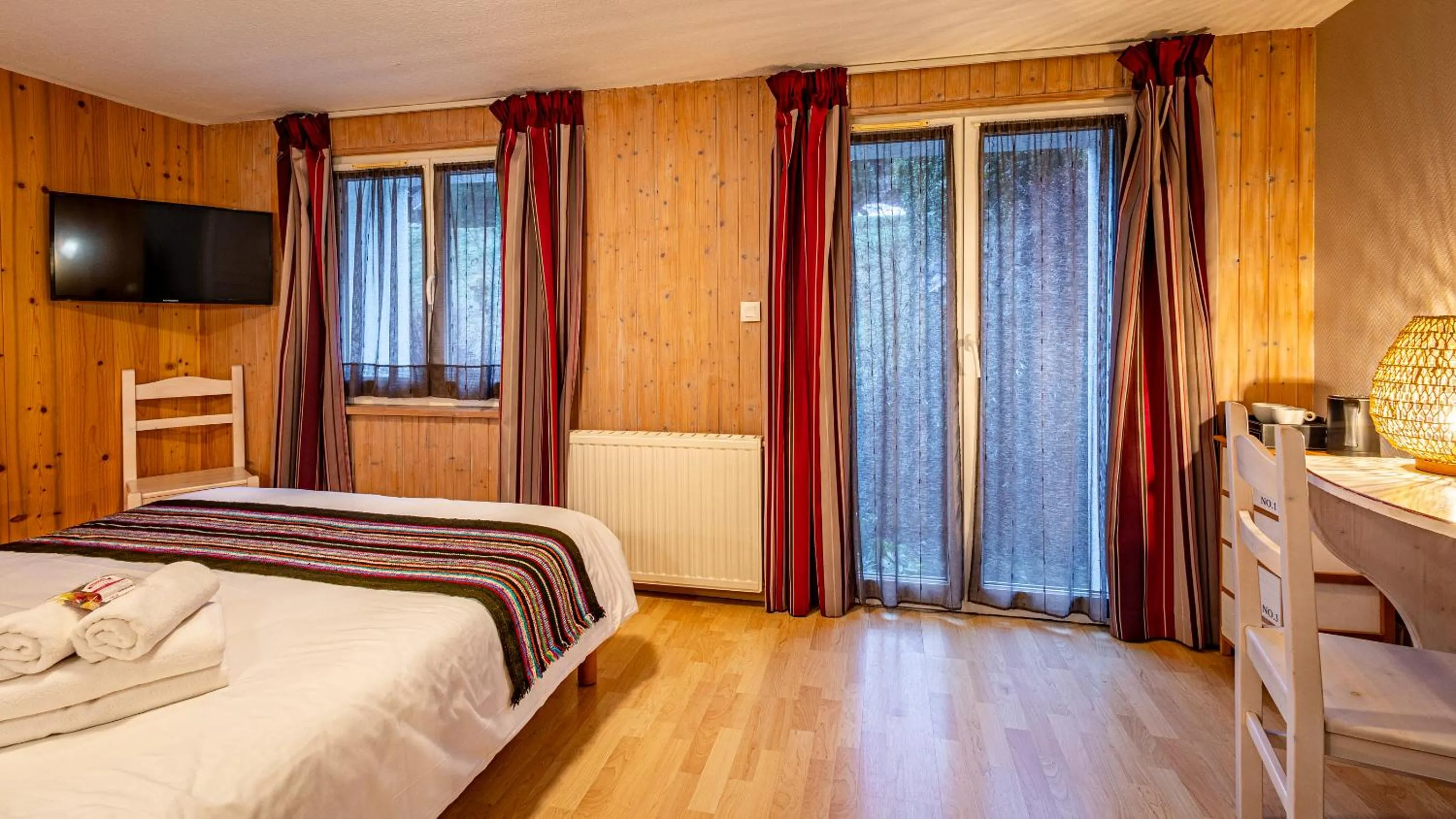 Bed in Hôtel - Restaurant Le Couchetat