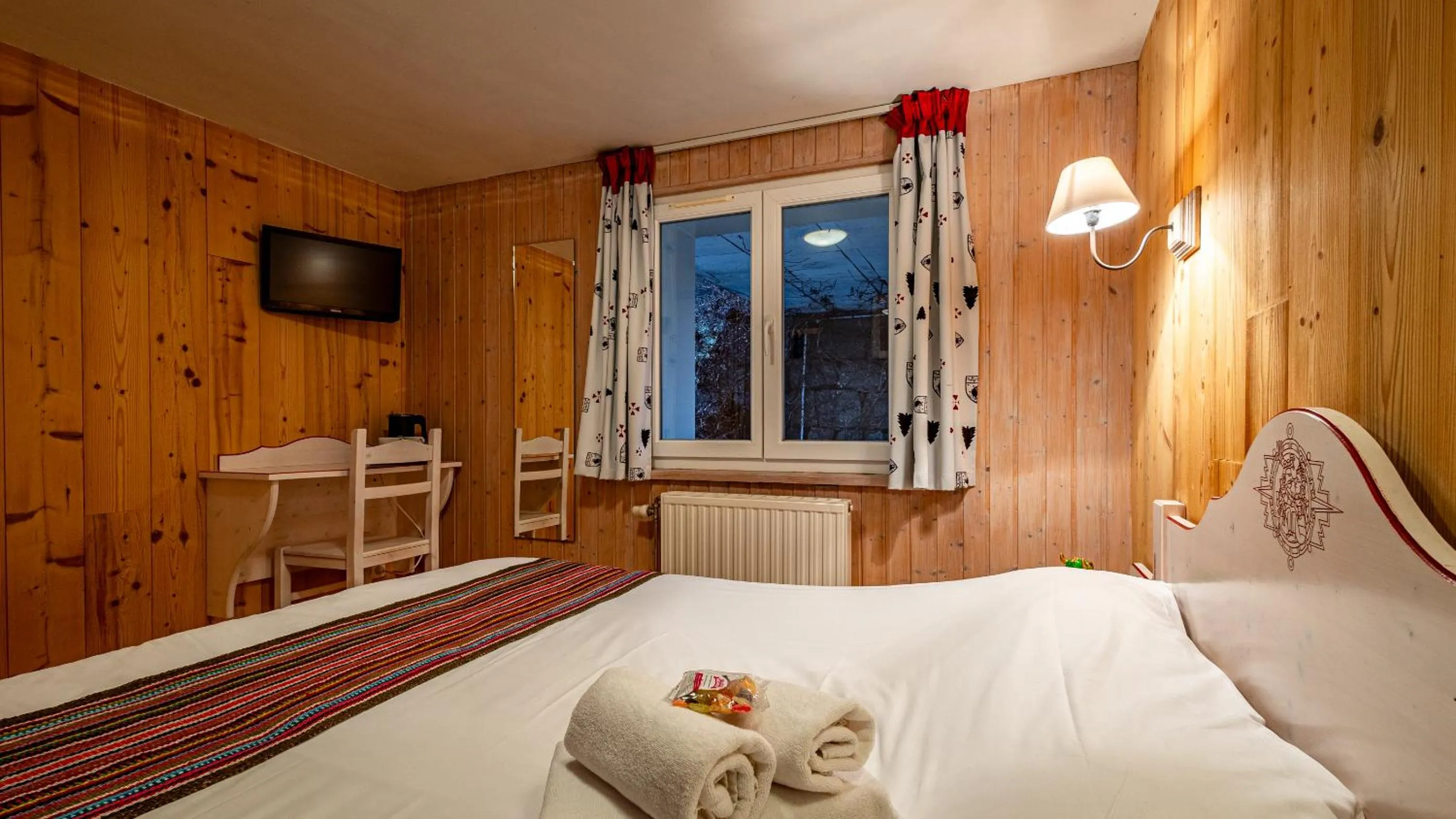 Bed in Hôtel - Restaurant Le Couchetat