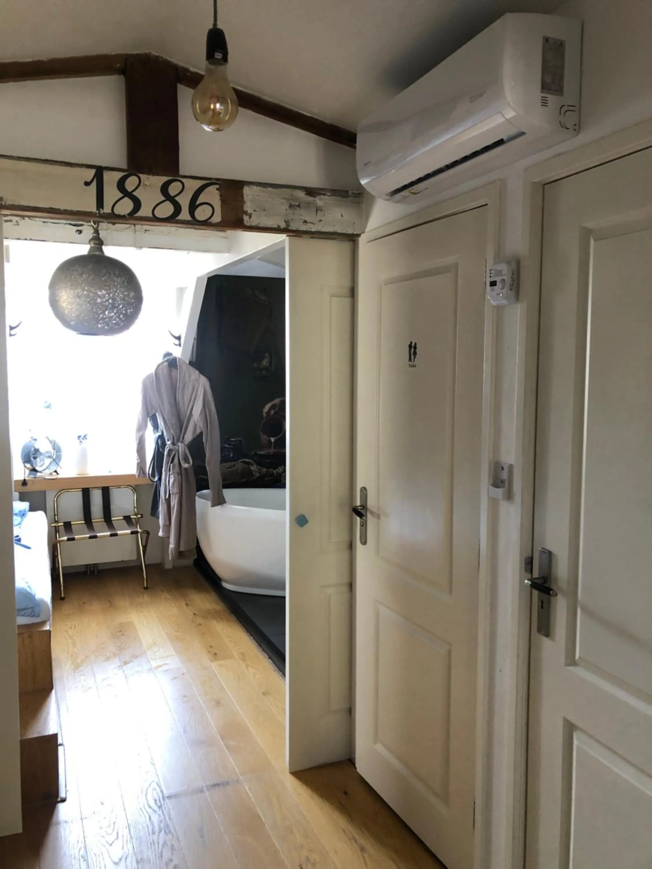 Bed in B&B Numero 14