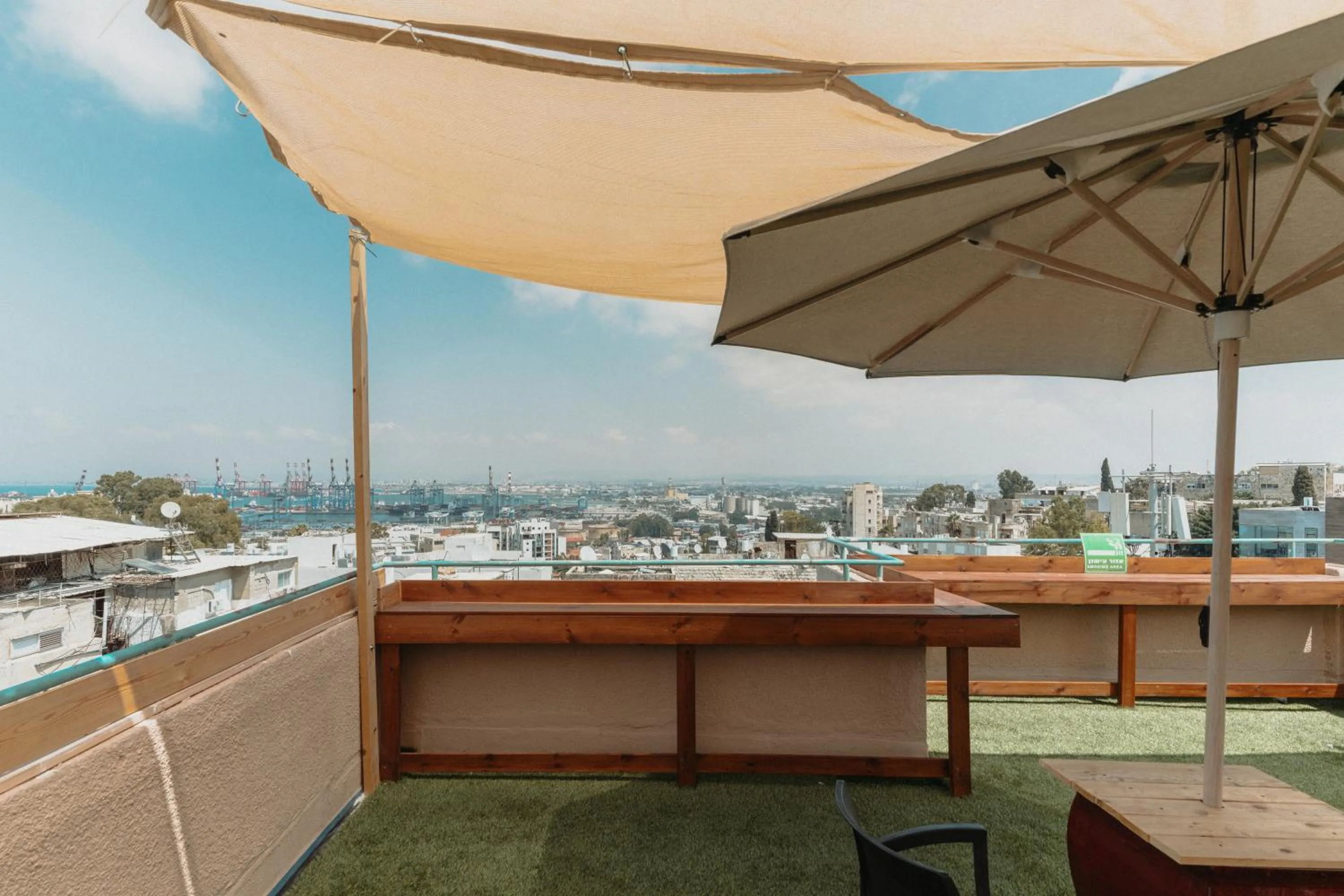 Garden in Hotel Loui Talpiot