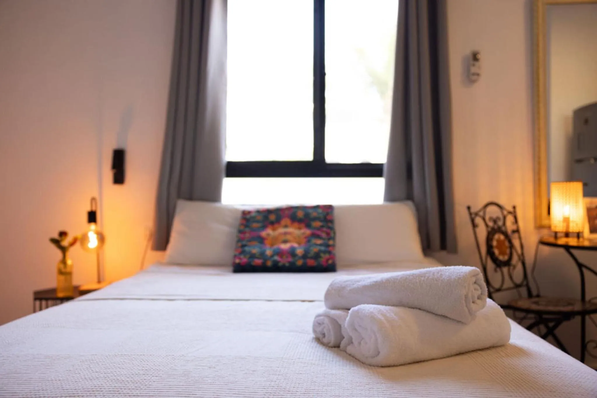 Bed in Hotel Loui Talpiot