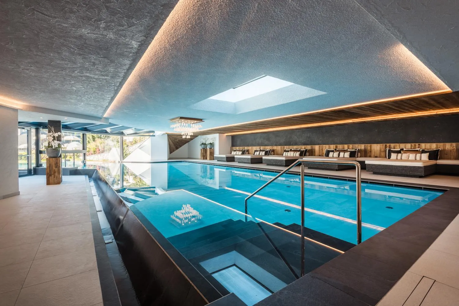 Swimming pool in Alpenhotel Plaza