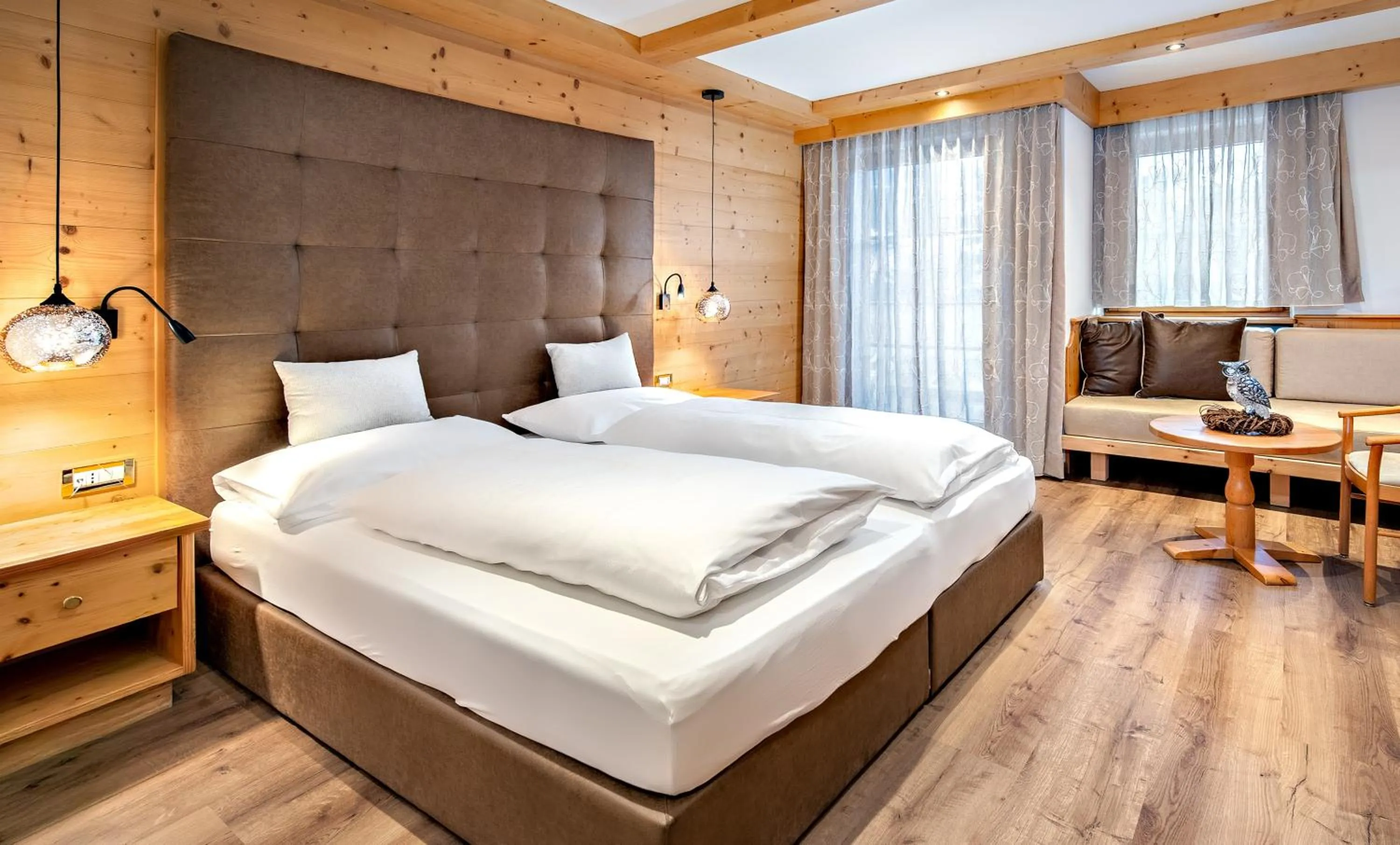 Bedroom, Bed in Alpenhotel Plaza