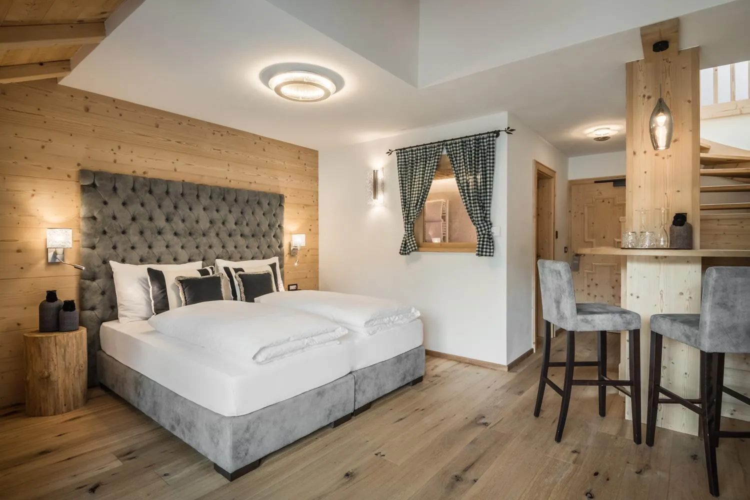 Bed in Alpenhotel Plaza